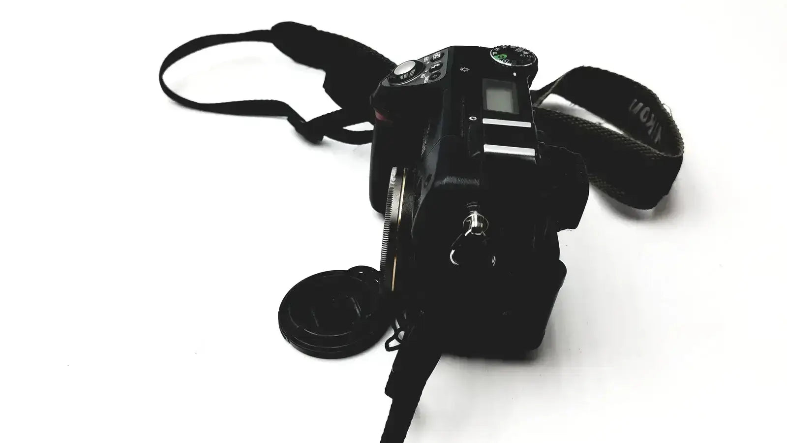 Nikon Coolpix E8400 8.0 Mega Pixels Digital Camera ED - Untested Digital Camera, as-is (for parts) product photo 4