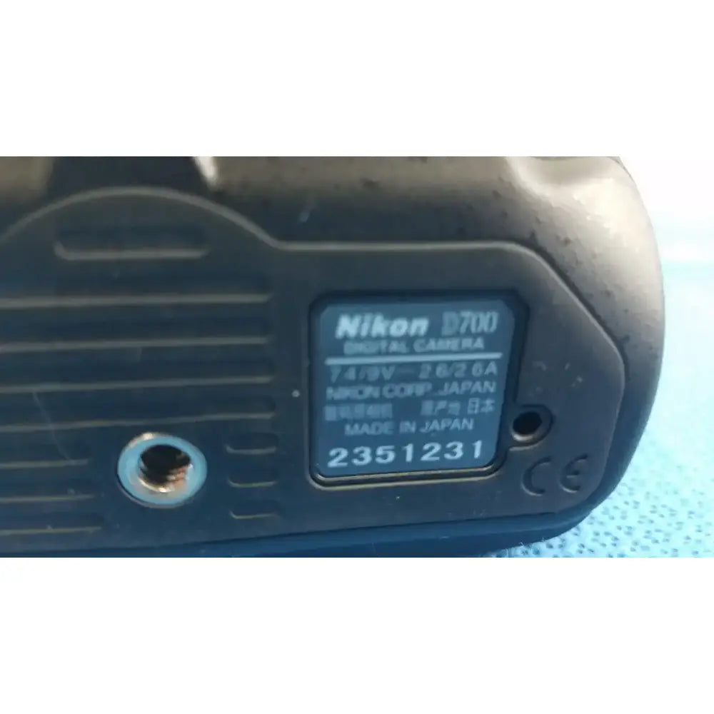 Nikon D700 Digital SLR Camera - Black Digital SLR Camera, as-is (for parts) product photo 3