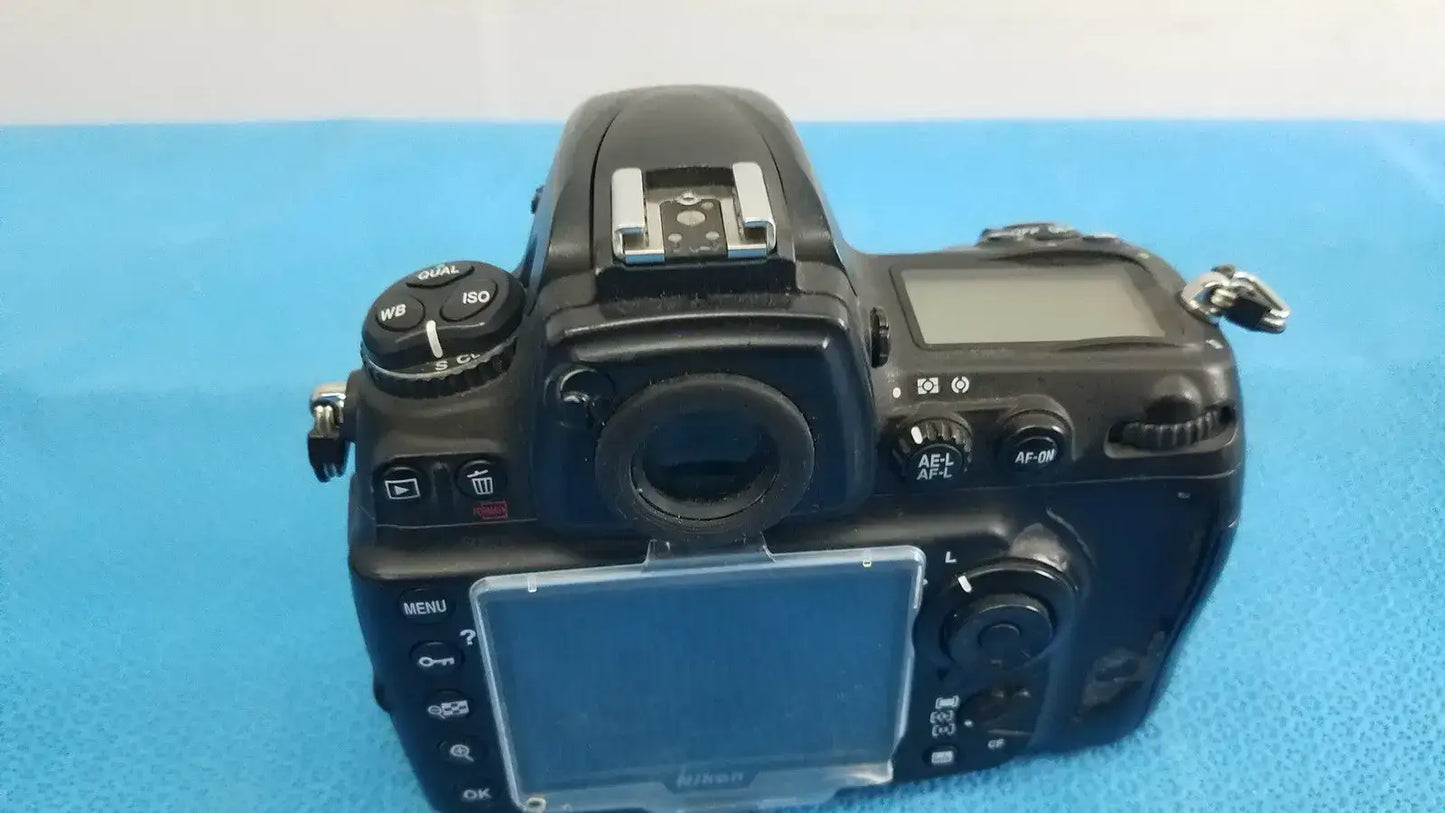 Nikon D700 Digital SLR Camera - Black Digital SLR Camera, as-is (for parts) product photo 2
