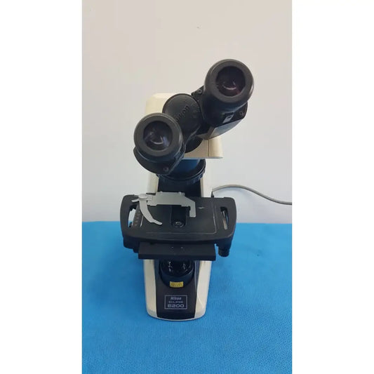 Reuse Medical Nikon Eclipse E200 Binocular Microscope – Advanced Laboratory Optical System Microscopes, second-hand product photo 1