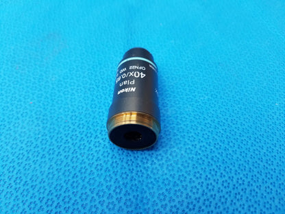 Nikon plan 40x 0.65 microscope objective lens with black body and gold threaded mount for compatible nikon microscope systems