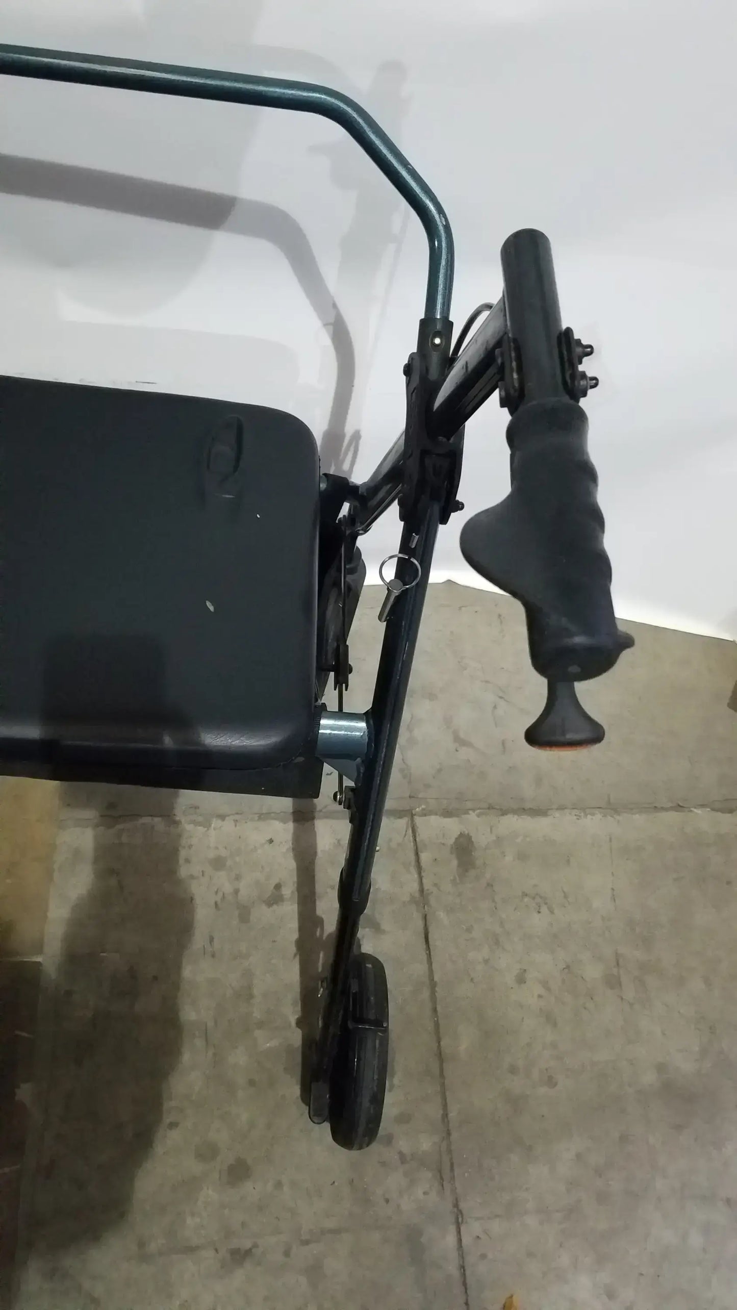Reuse Medical Equipment Nova Rolling Walker for Seniors, 4-Wheel Rollator with Seat, Black Walkers, second-hand product photo 11