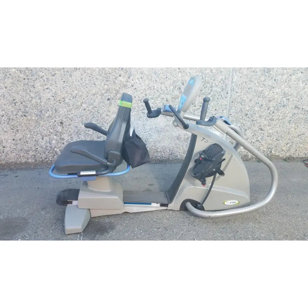 Reuse Medical NuStep Recumbent Cross Trainer – Medical Fitness Rehabilitation Equipment Lab Evaporators, second-hand product photo 1