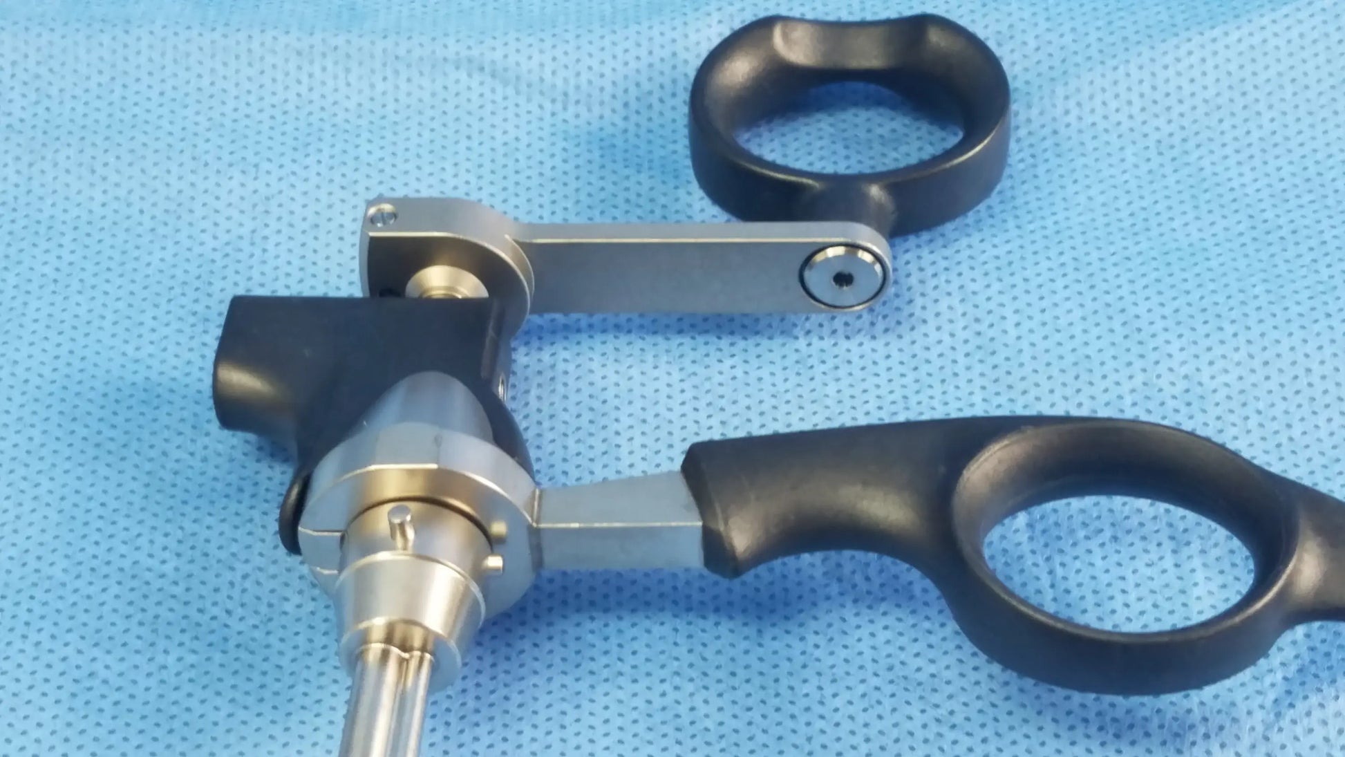 Black and silver olympus a20713a optical biopsy spoon biopsy forceps with ergonomic handles for 30° telescope use