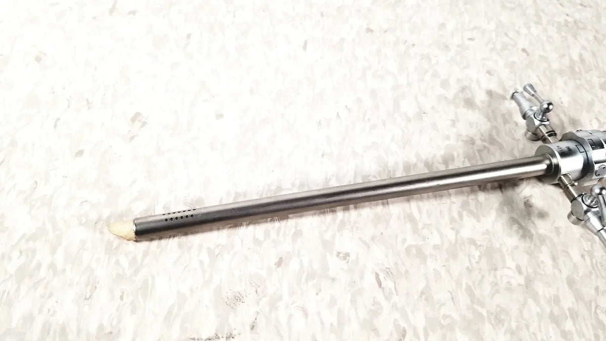 Silver surgical retractor with polished metallic finish and articulated joints for olympus a2181 endoscope sheath 27fr