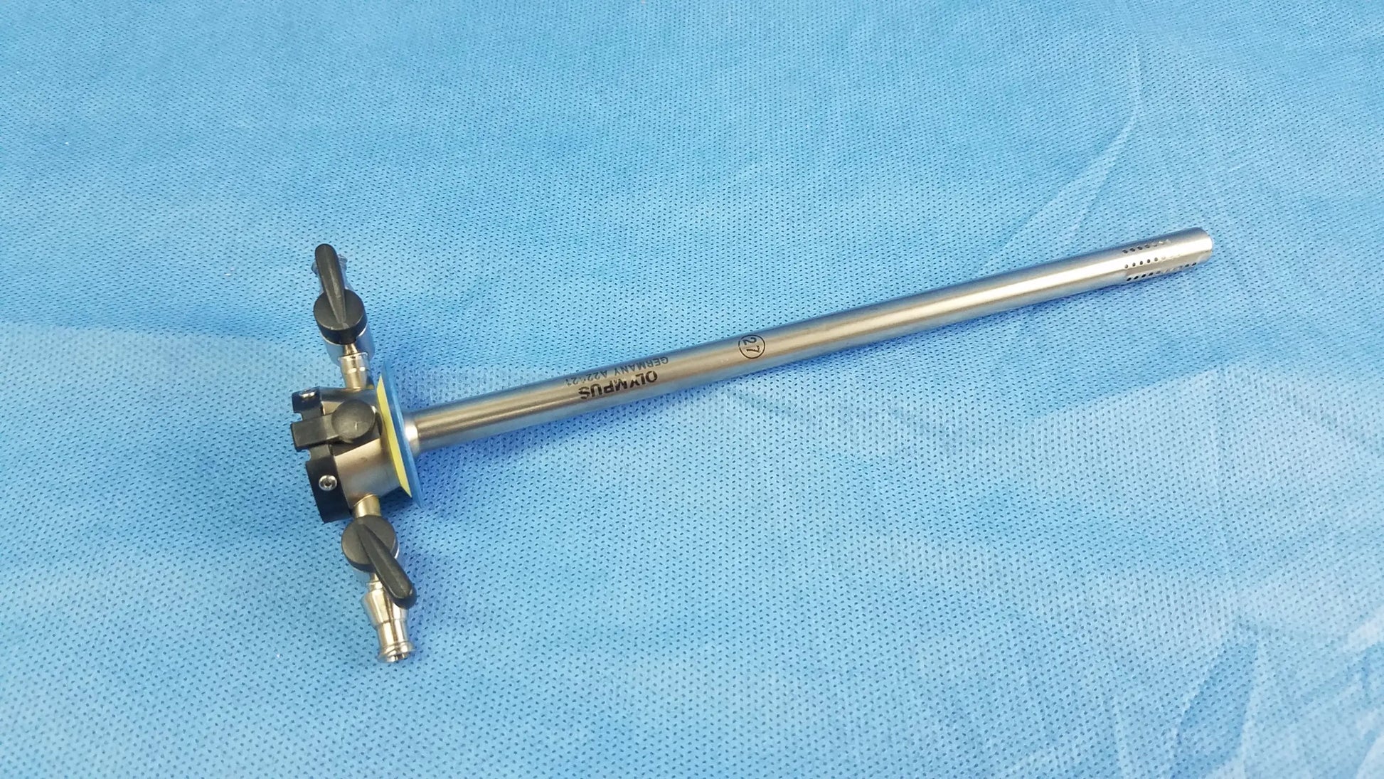 Silver and black rotatable outer sheath 27 Fr with yellow components and sodexo engraving on metallic shaft Olympus A22021A