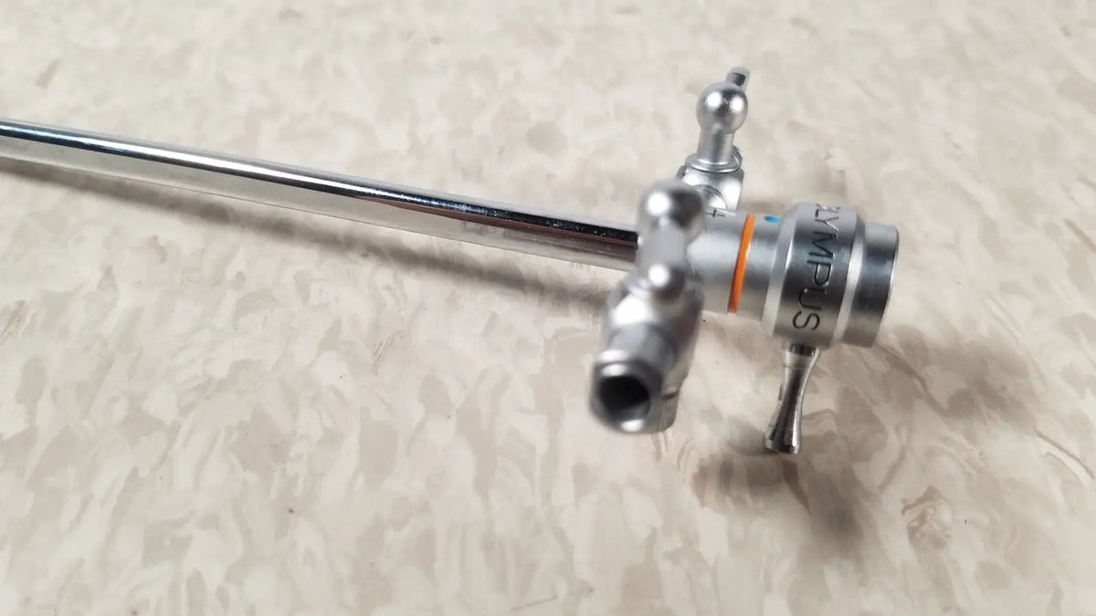 Silver metallic olympus a3723 pediatric sheath 14 fr endoscope with cylindrical shaft and articulated control knobs