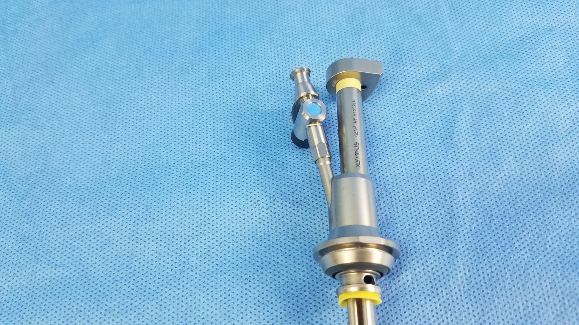 Silver working insert hystero-resectoscope with textured finish and yellow gyrus acmi silicone seals in sterilization tray