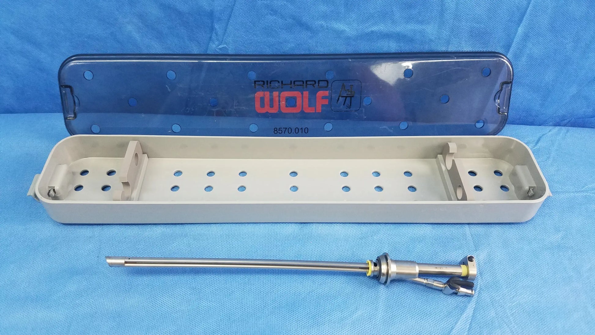Silver metallic working insert hystero-resectoscope with articulated joints by olympus germany a42091a and richard wolf
