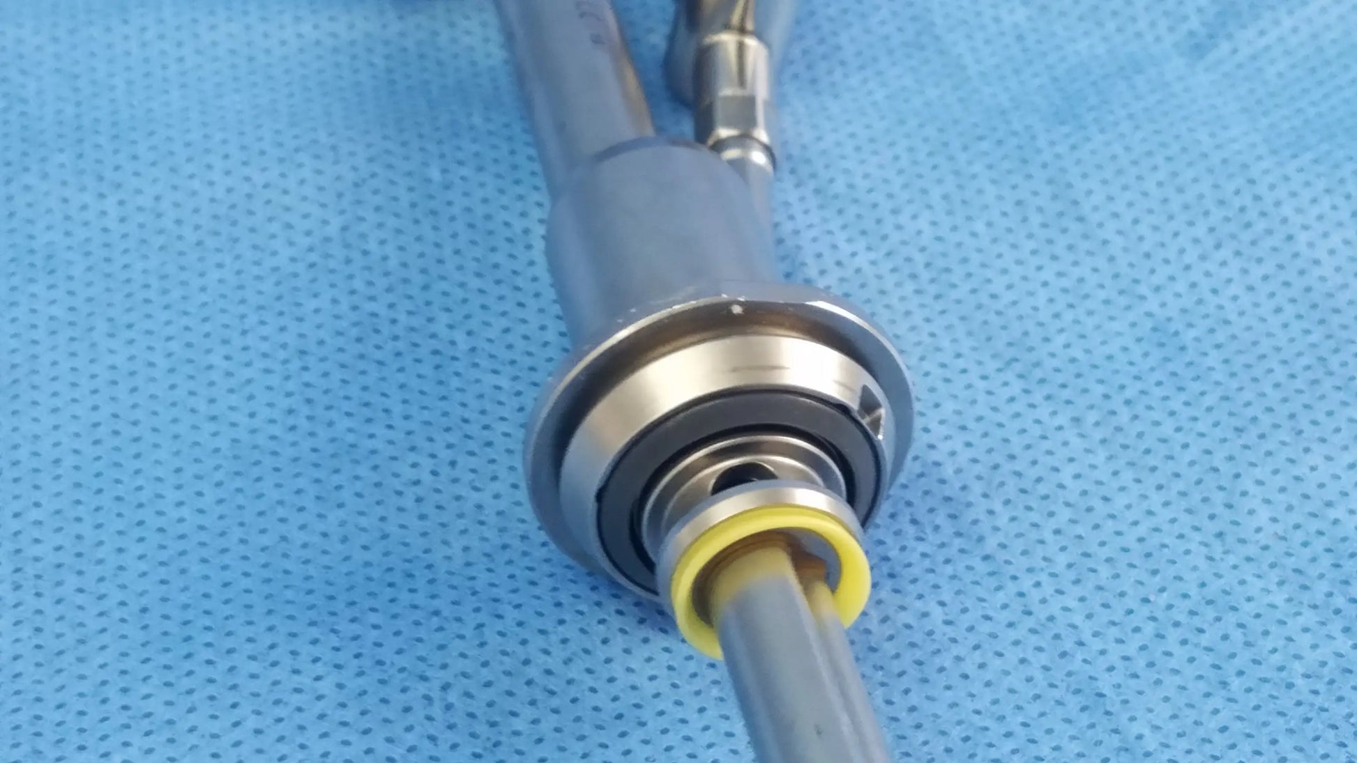 Silver working insert with yellow rubber seal and metallic joints for Richard Wolf a42091a hystero-resectoscope tray