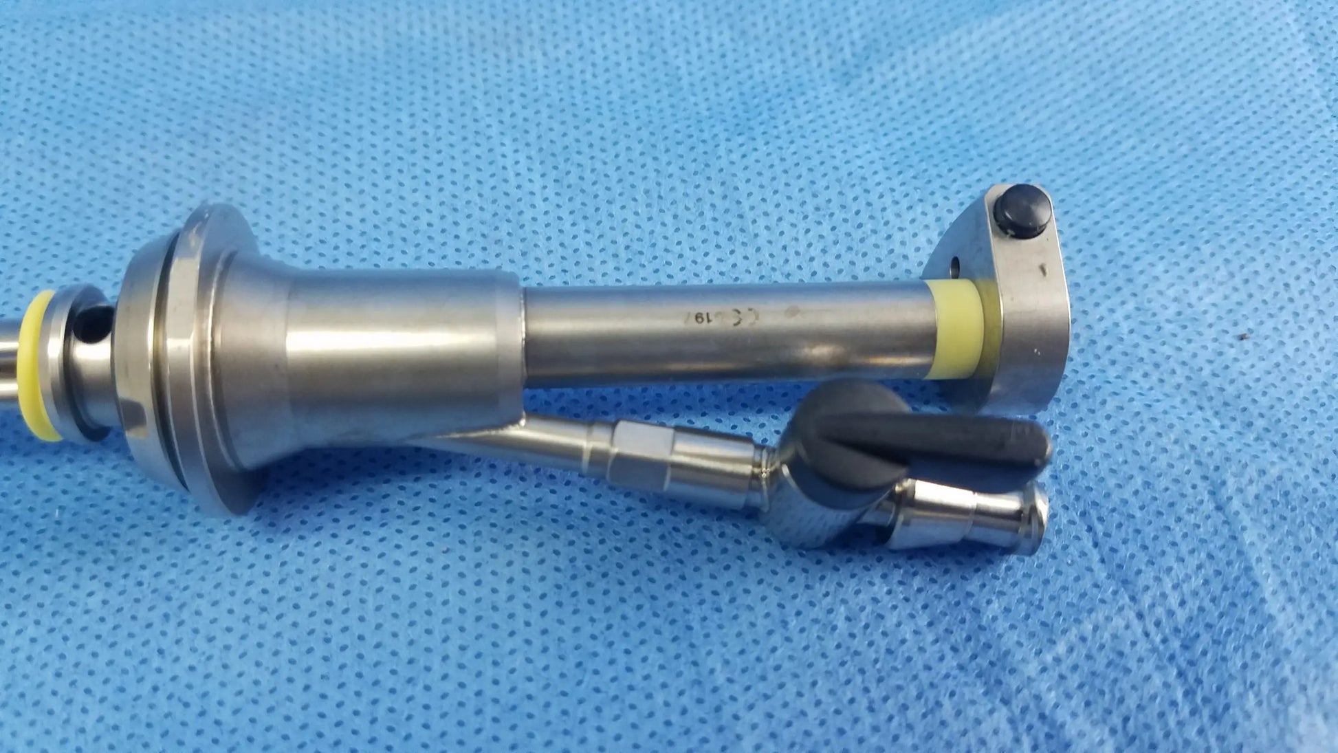 Stainless steel working insert with yellow rubber seals and black components for Olympus A42091A Richard Wolf tray
