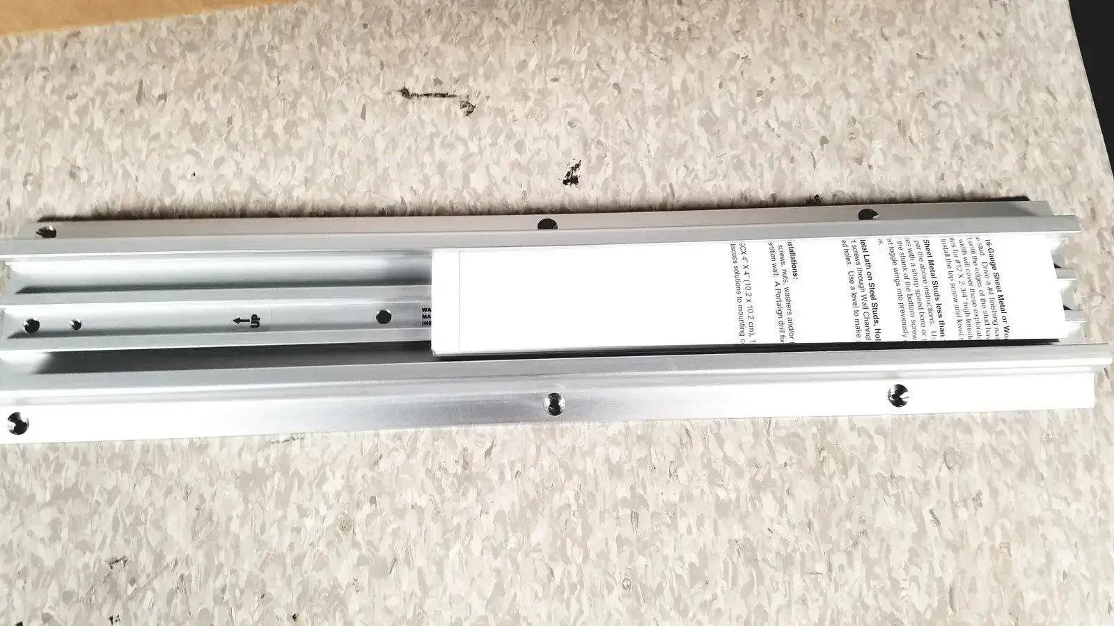 Olympus Oem Seismic 19"/48 5cm Wall Channel With Hardware OL-0014-10 Wall Channel, second-hand product photo 3