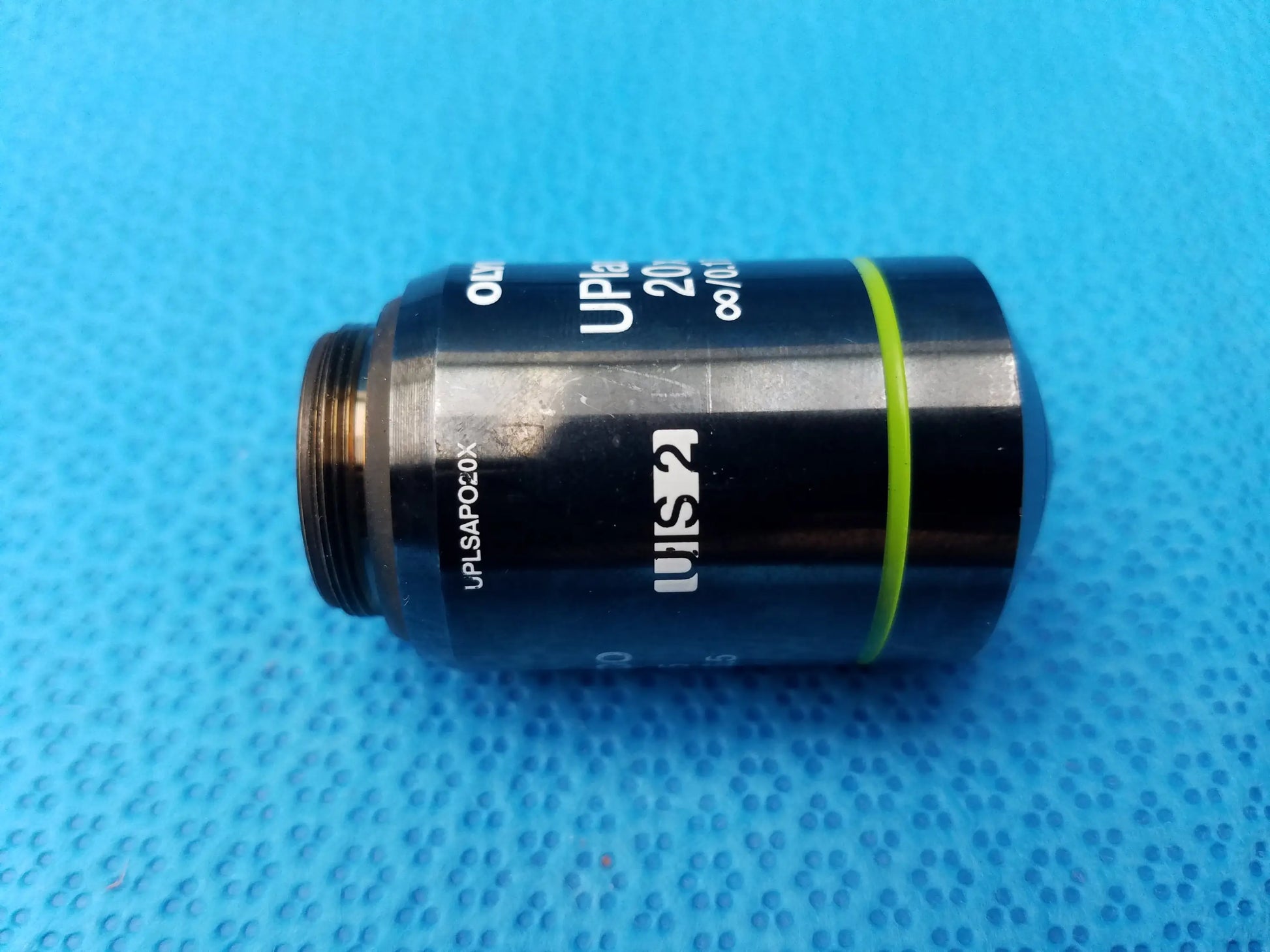 Olympus UPlanSApo black microscope objective lens 20x numerical aperture 0.75 with green ring and FN26.25 field number
