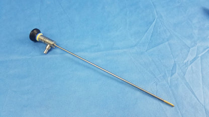 Silver wa2t470a oes elite rigid telescope with black ergonomic handle and metallic joints for surgical use