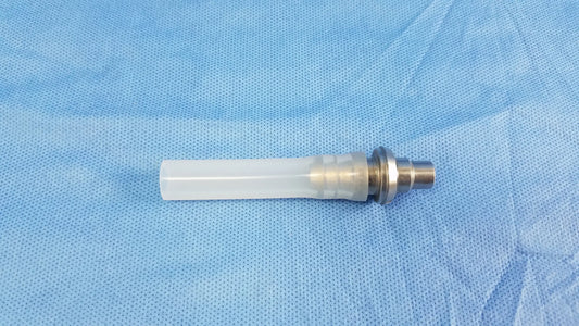 Transparent plastic evacuation adapter with metallic threaded connector compatible olympus for outer sheath use