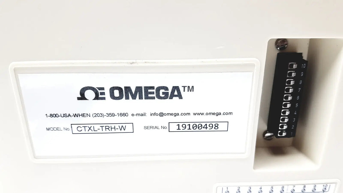 White omega ctxl-trh-w humidity chart recorder with black terminal block for accurate temperature and humidity monitoring