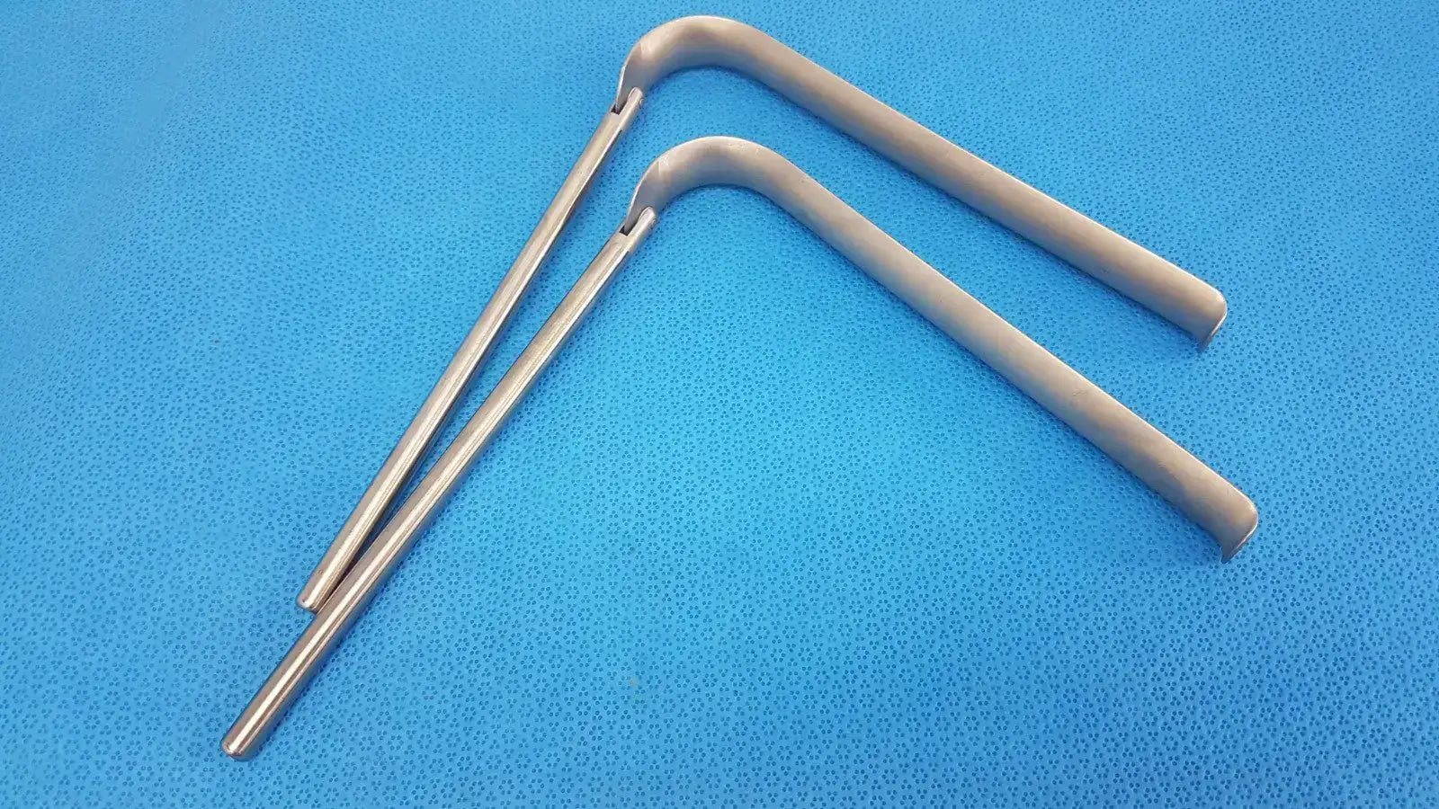Omni-Tract Integra 4929 Radiolucent Aluminum Renal Vein Retractor Blade 1"x8" Surgical Retractor Blade, second-hand product photo 1