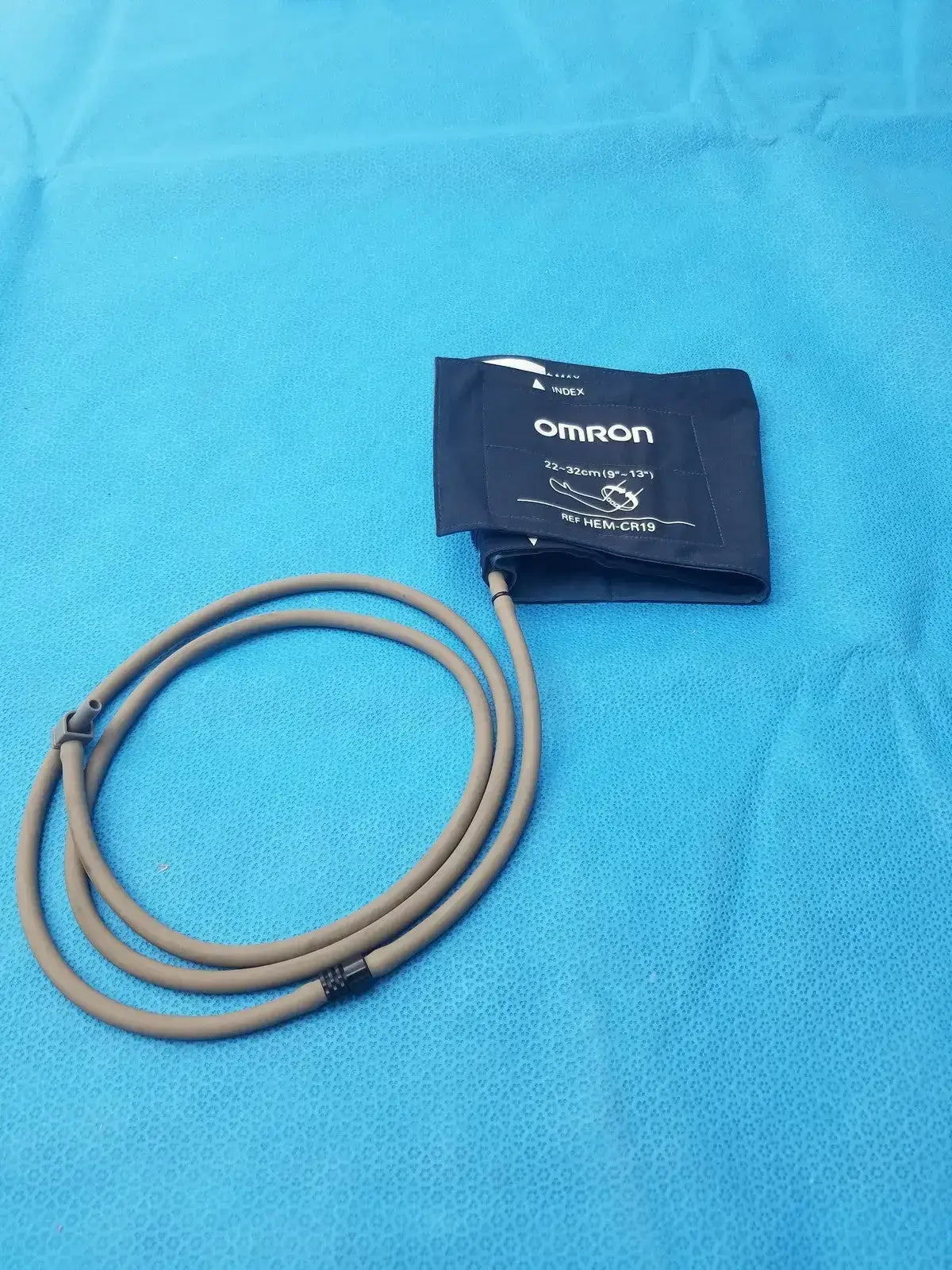 Omron Blood Pressure Cuff 22-32cm - REF HEM-CR19 Blood Pressure Cuff, second-hand product photo 1