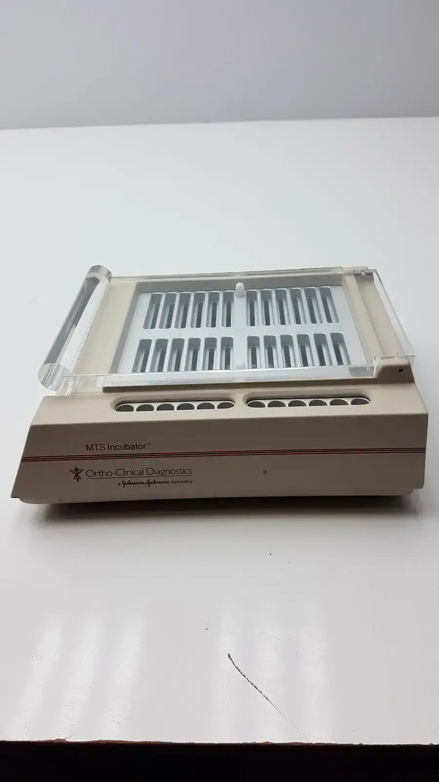 Ortho-Clinical Diagnostics DG-225 MTS Incubator Laboratory Incubator, second-hand product photo 4