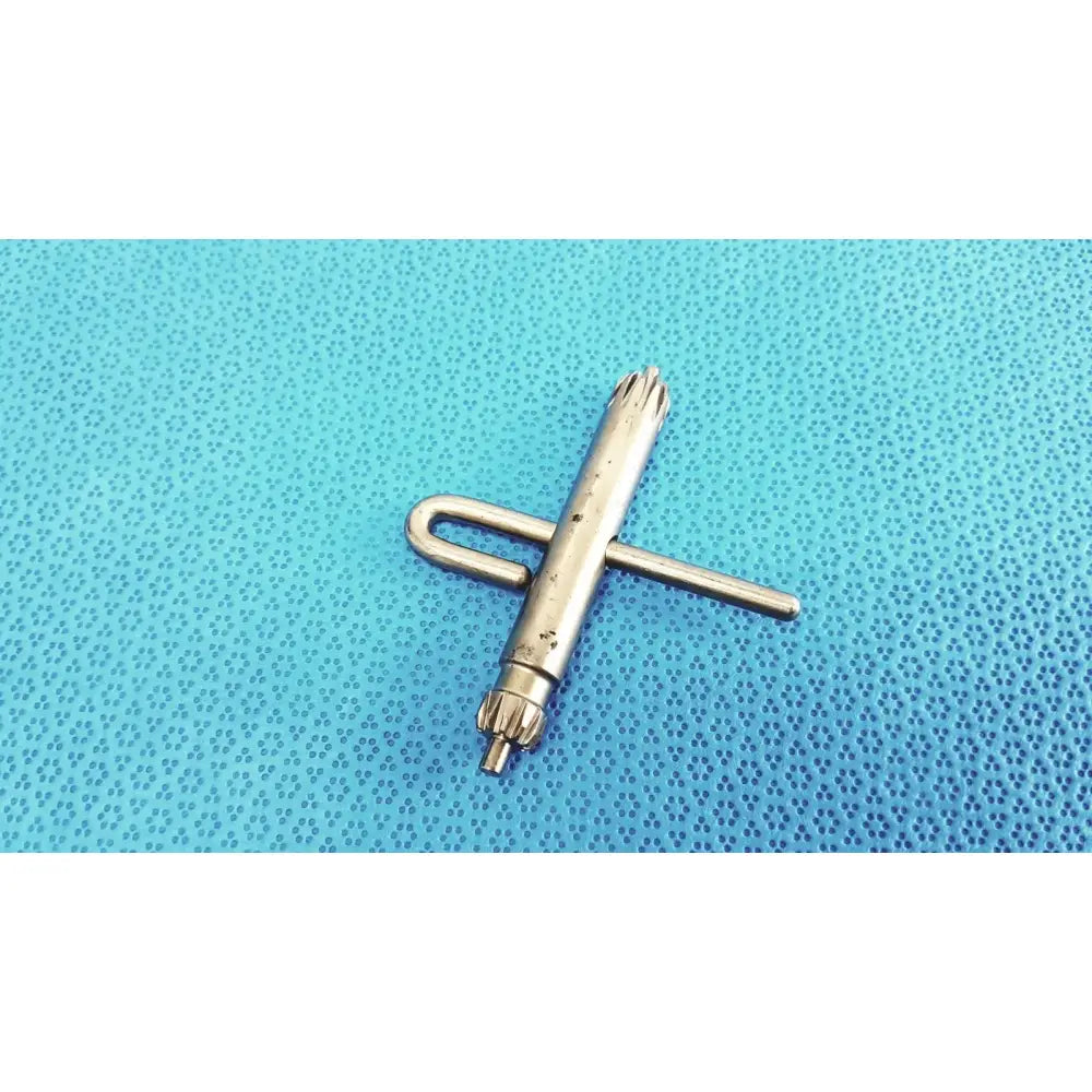 Reuse Medical Orthopedic Drill Chuck Key – Compatible with 3.8mm & 3.2mm Pin Hole Sizes Surgical & Orthopedic Instruments, second-hand product photo 1