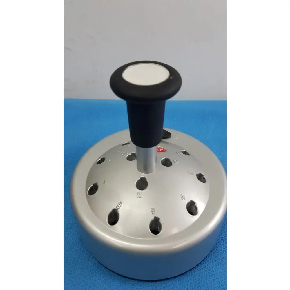 Oxoid Antimicrobial Susceptibility Disc Dispenser – 12 Place Antimicrobial Susceptibility Disc Dispenser, second-hand product photo 3