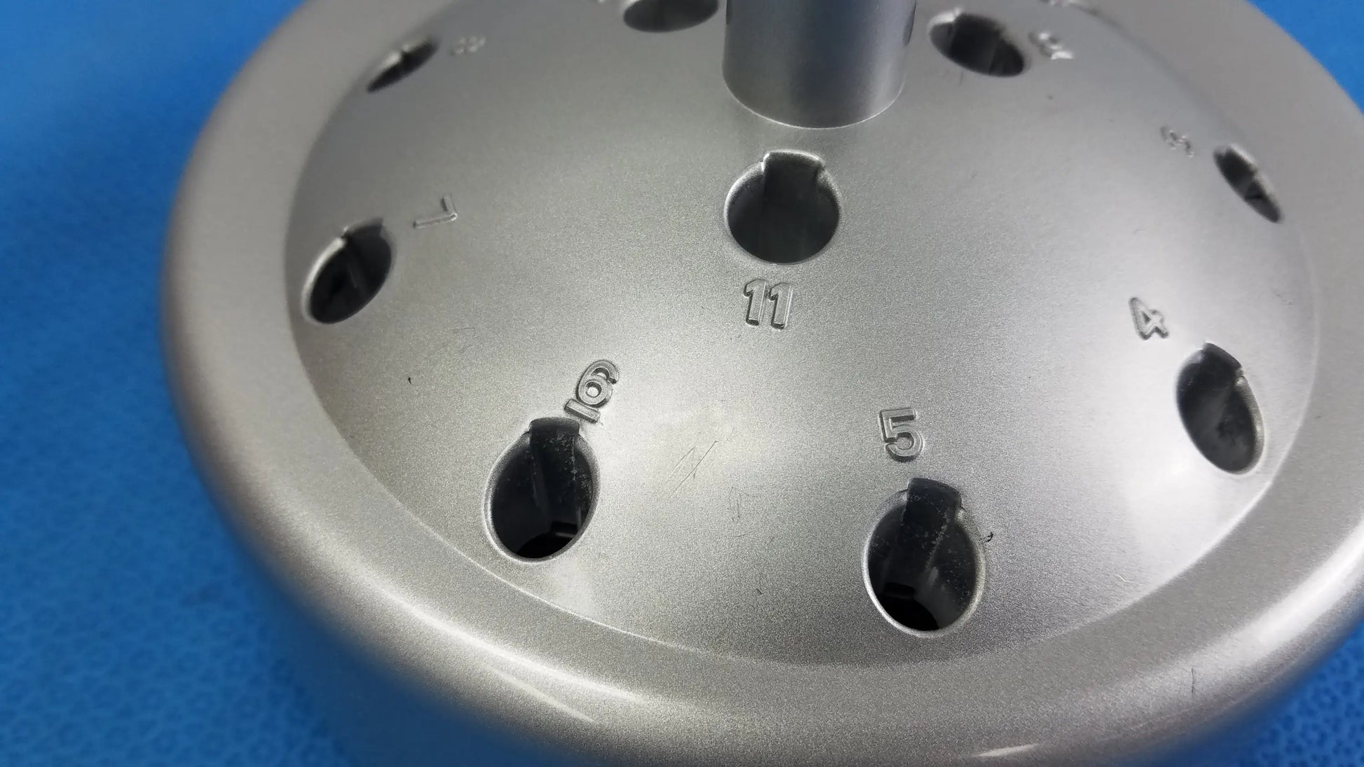 Oxoid Antimicrobial Susceptibility Disc Dispenser – 12 Place Antimicrobial Susceptibility Disc Dispenser, second-hand product photo 6