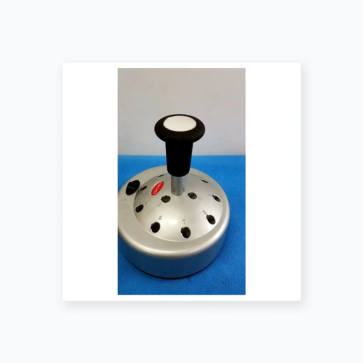 Oxoid Antimicrobial Susceptibility Disc Dispenser – 12 Place Antimicrobial Susceptibility Disc Dispenser, second-hand product photo 2