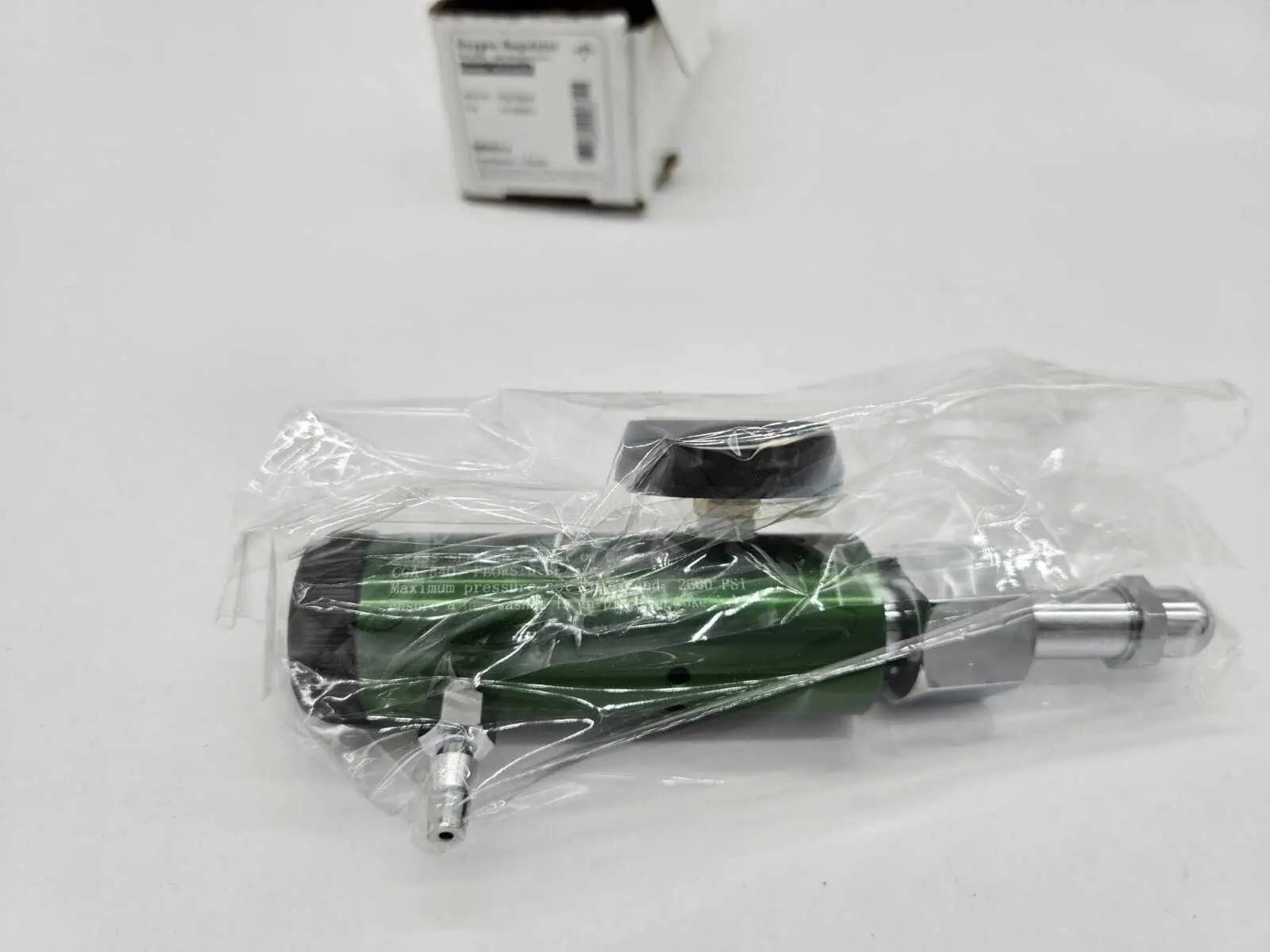 Mediline Oxygen Regulator Medline HCS8725M Brass-Sleeved 50psi Flows:0-25 L/min Oxygen Regulator, second-hand product photo 3
