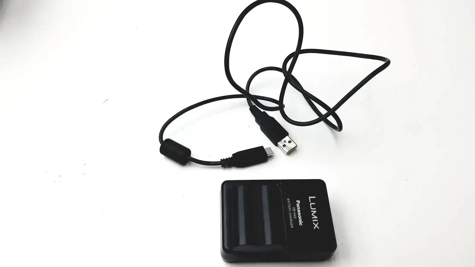 Panasonic Model DMC-FZ35 Digital Camera with Lumix DE-A43 Battery Charger Digital Camera, second-hand product photo 13