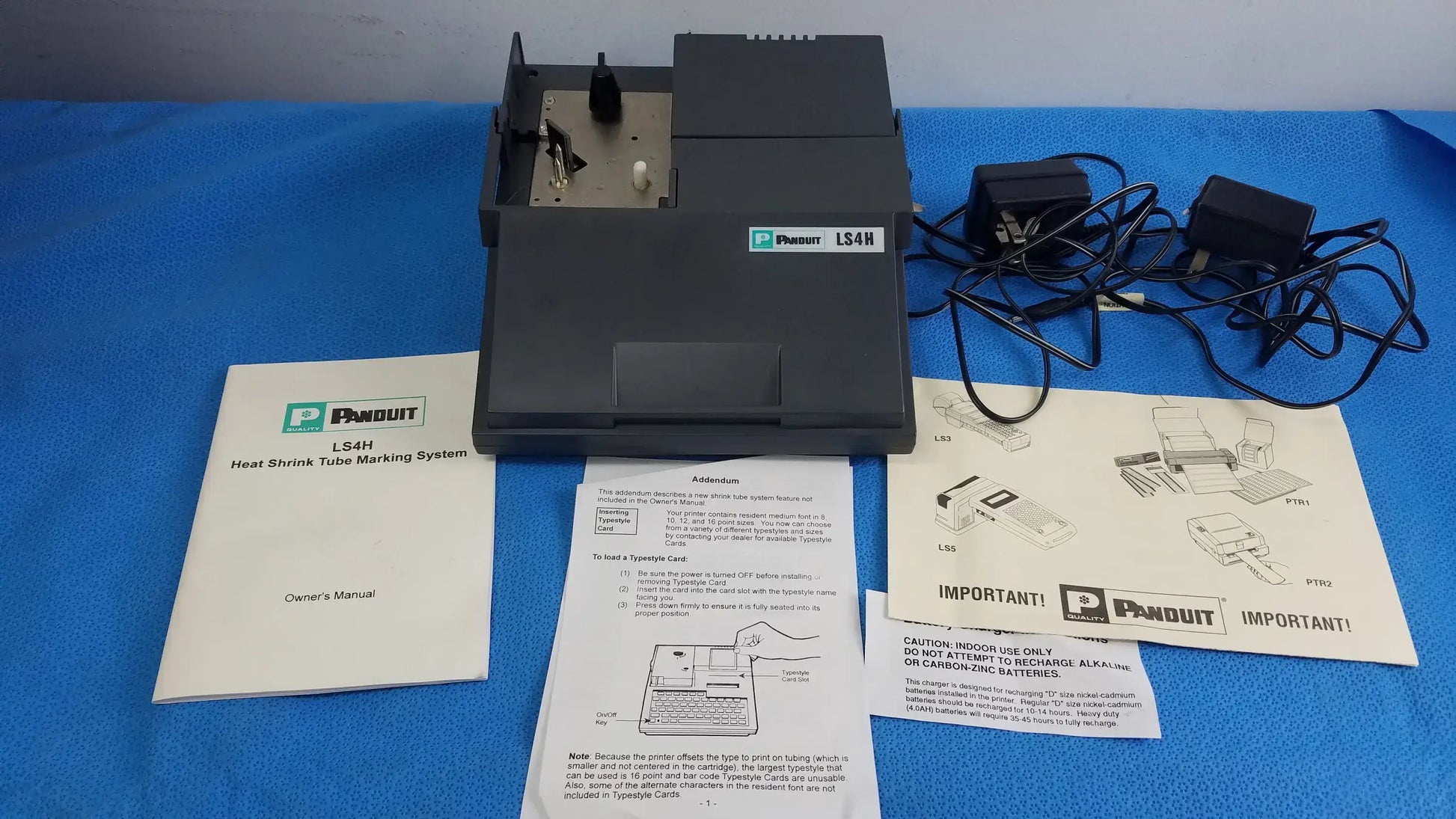 Panduit LS4H Heat Shrink Tube Marking System With Case and AC Adapter Heat Shrink Tube Marking System, second-hand product photo 1