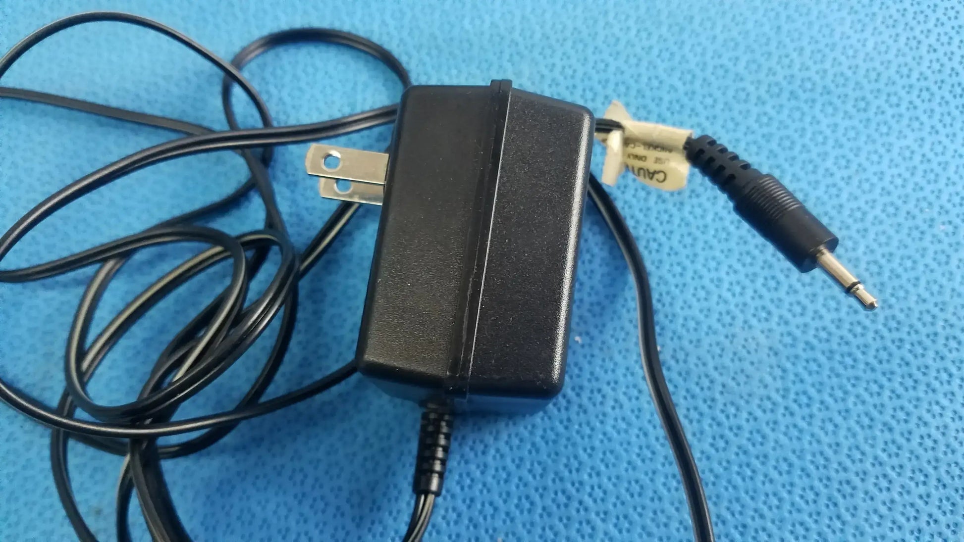 Panduit LS4H Heat Shrink Tube Marking System With Case and AC Adapter Heat Shrink Tube Marking System, second-hand product photo 8