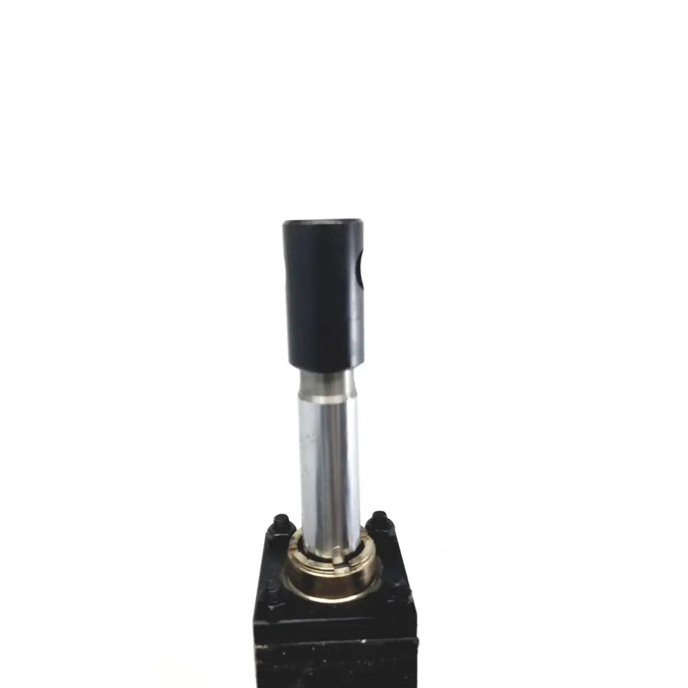 Black and silver hydraulic cylinder with black cap for parker series 3l model 02.00 h3llt33 medium-duty use