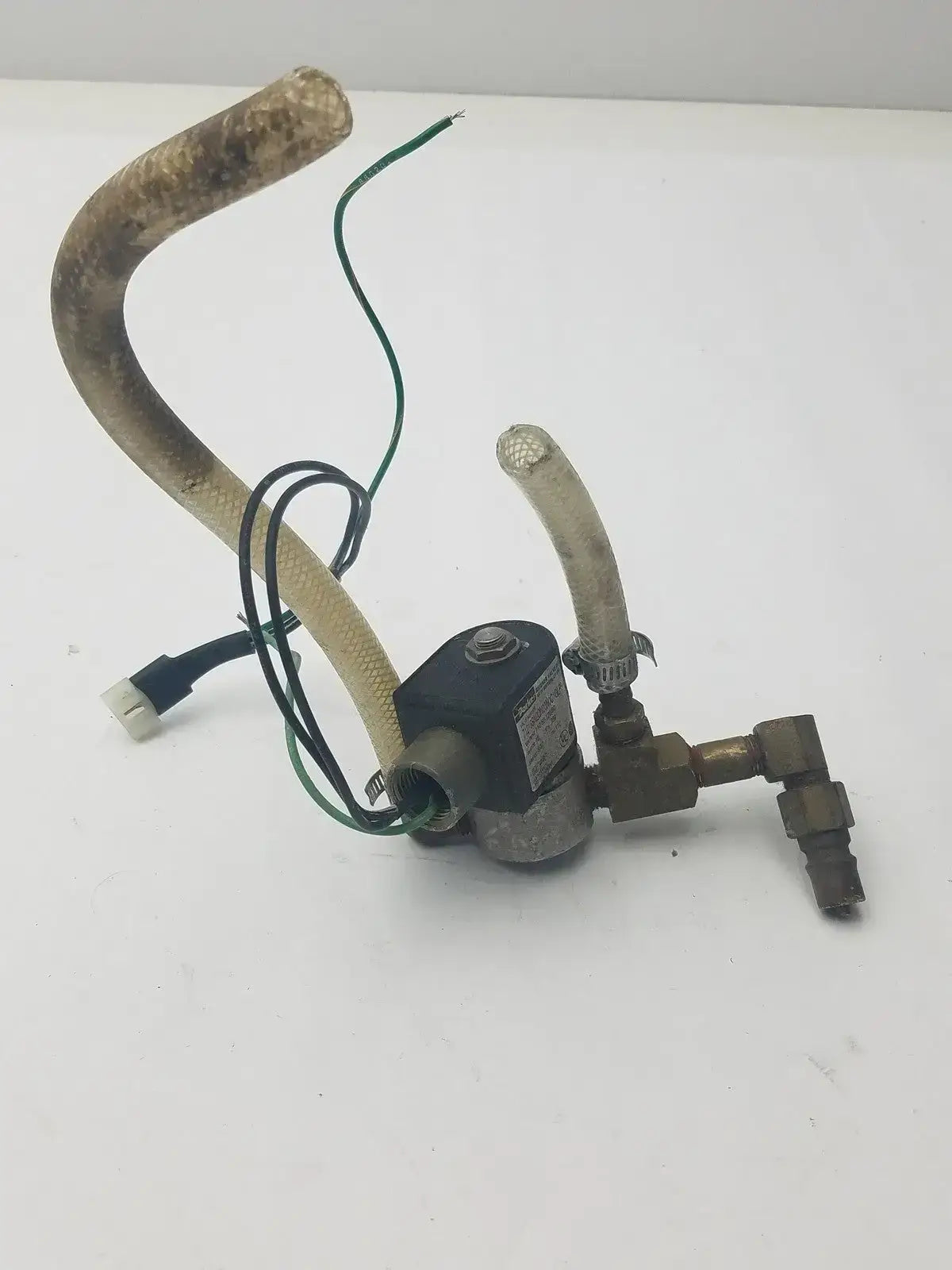 Parker Skinner Valve 7125N2QN00N0C1GLP3 Solenoid Valve, second-hand product photo 1