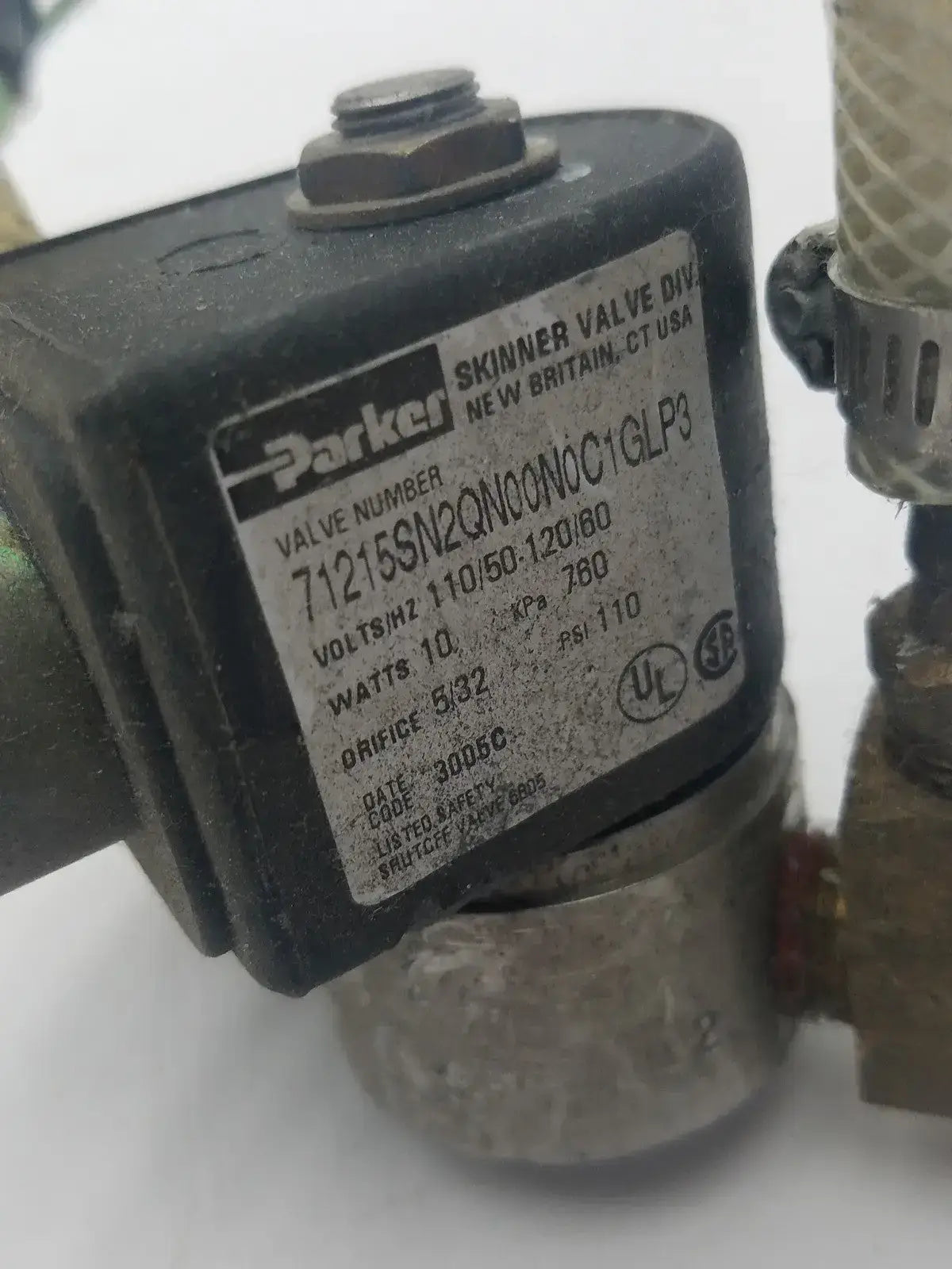 Parker Skinner Valve 7125N2QN00N0C1GLP3 Solenoid Valve, second-hand product photo 3