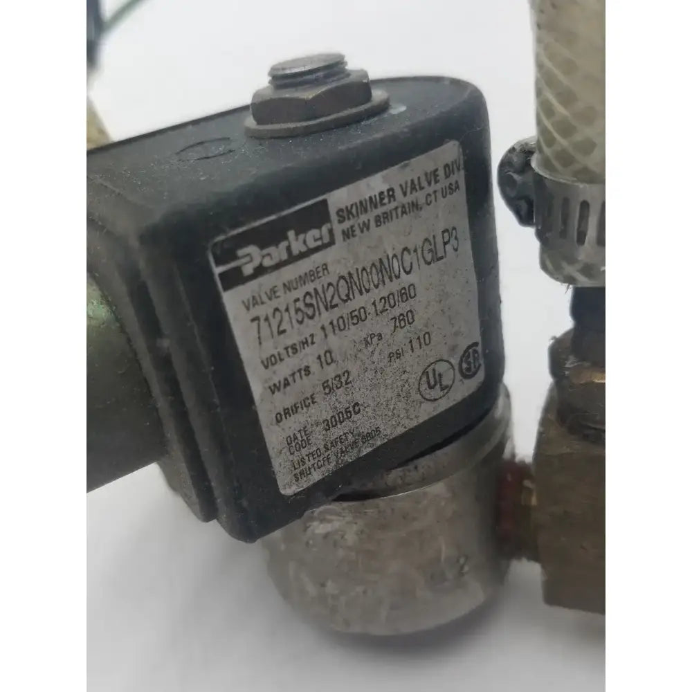 Parker Skinner Valve 7125N2QN00N0C1GLP3 Solenoid Valve, second-hand product photo 2