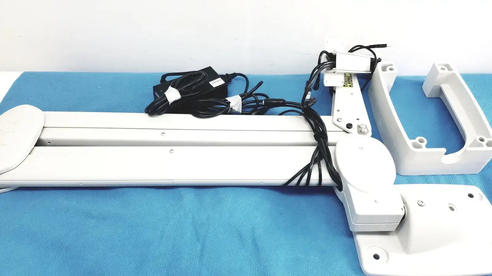 PDI Medical Monitor Mounting Arm with Adaptor and Cables Monitor Mounting Arm, second-hand product photo 1