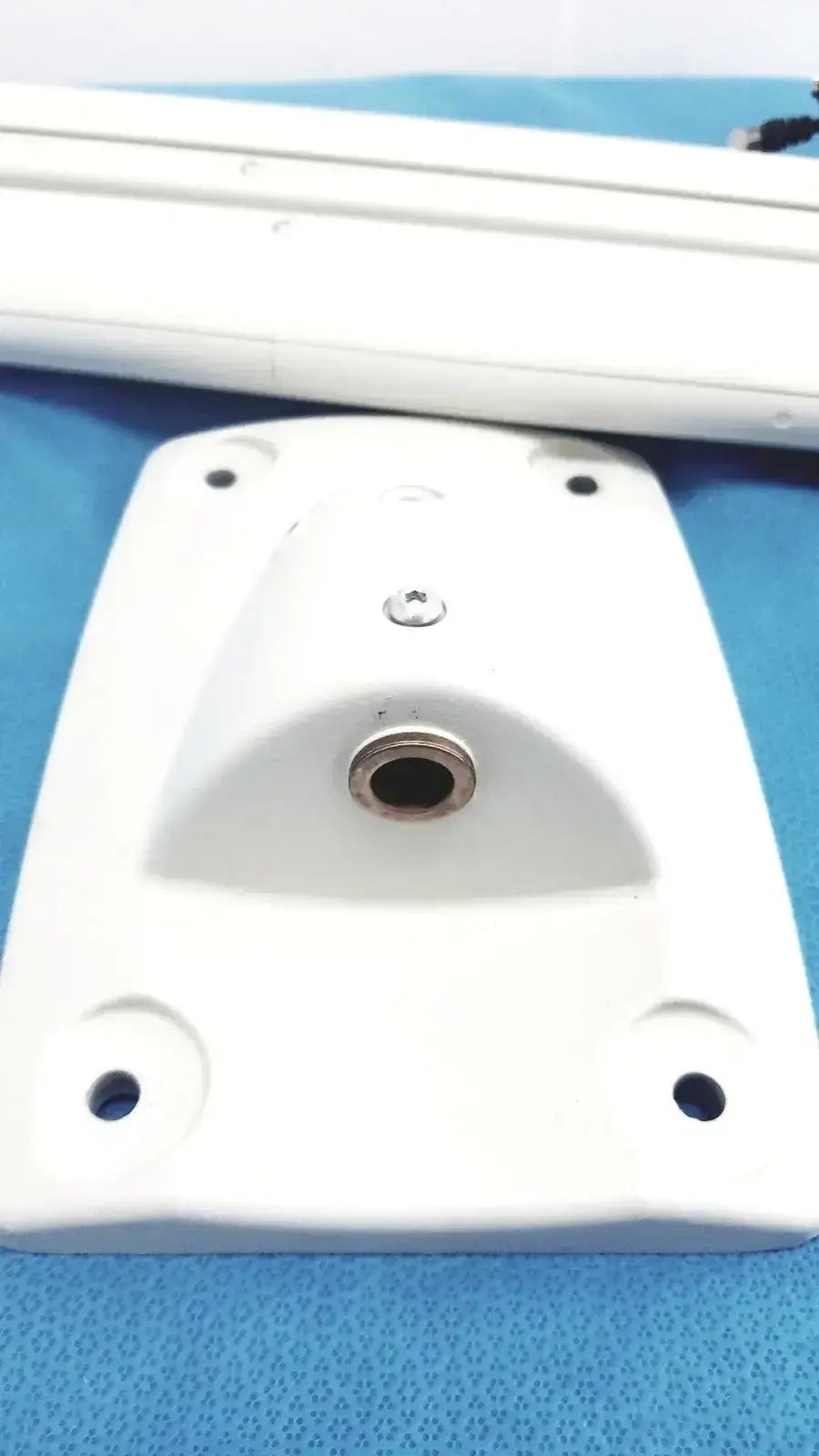 PDI Medical Monitor Mounting Arm with Adaptor and Cables Monitor Mounting Arm, second-hand product photo 4