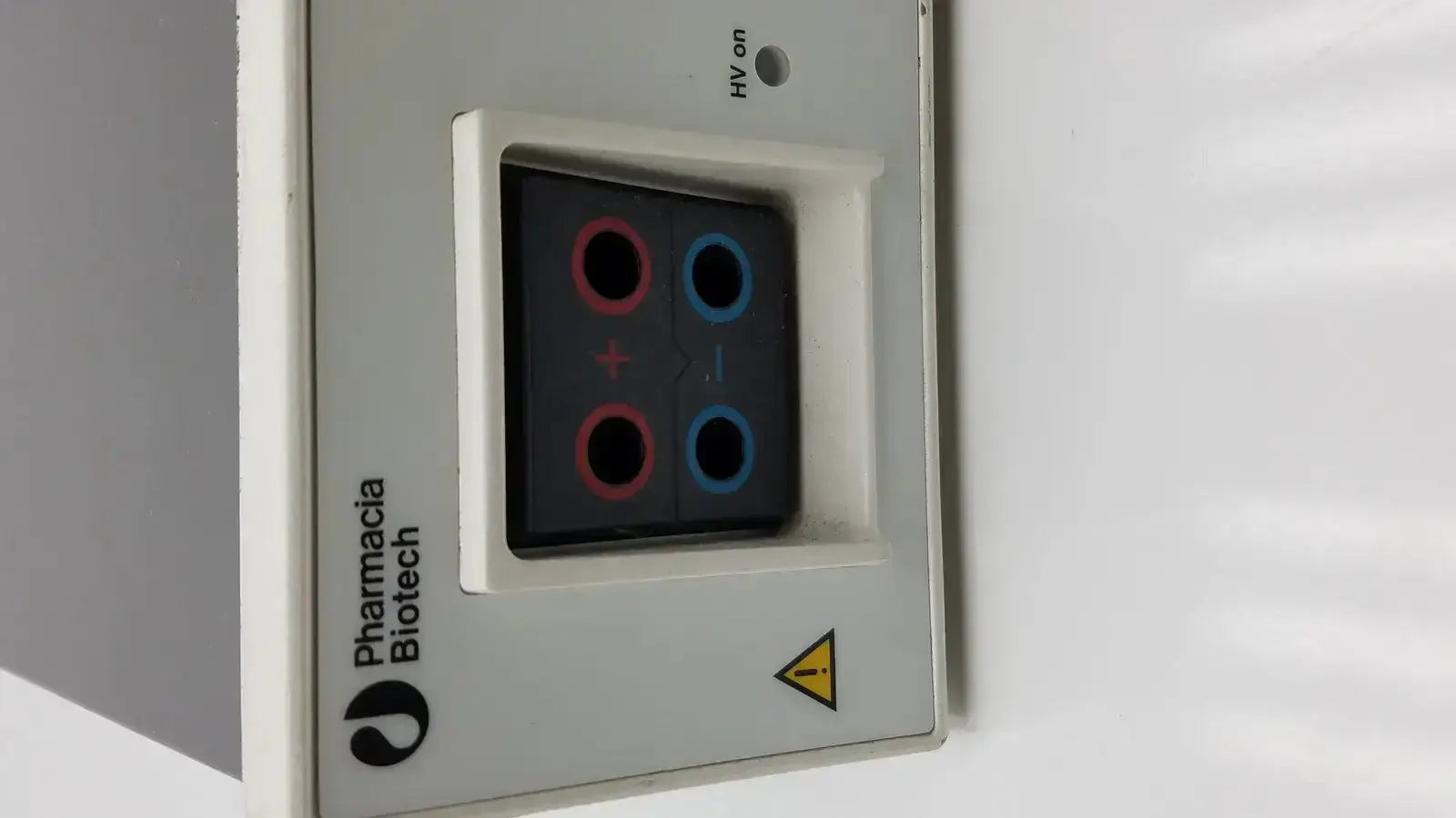 Pharmacia Biotech Electrophoresis Power Supply EPS 600 Electrophoresis Power Supply, second-hand product photo 2