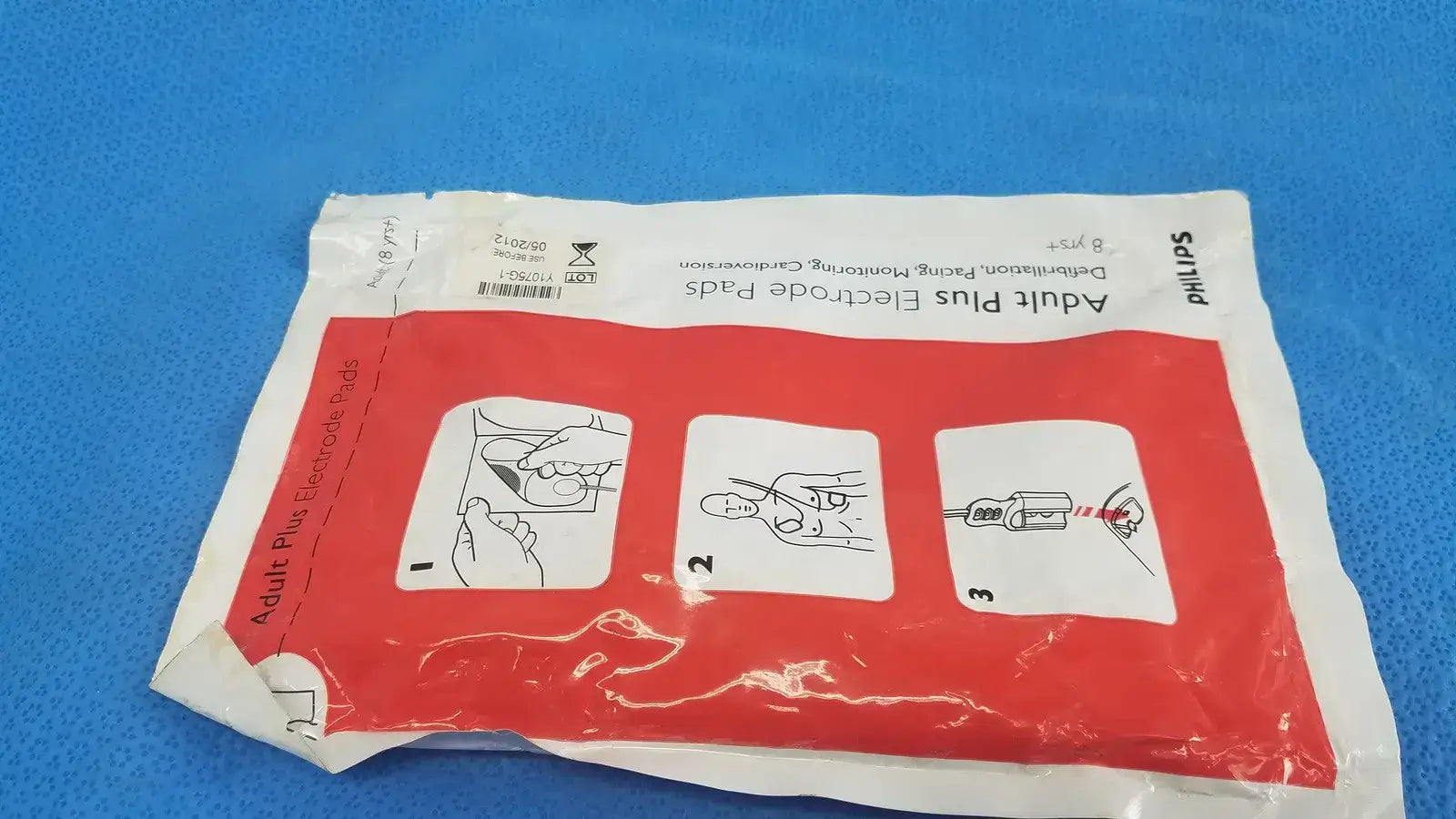 Philips Adult Plus Electrode Pad 8Y+ / Instructional Use Check Use Before Date Electrode Pad, as-is (for parts) product photo 4
