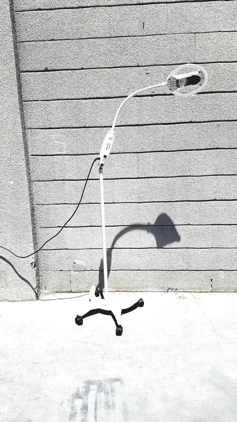 Philips Burton SN20FL Goose Neck Adjustable Exam Light with Rolling Stand Exam Light, second-hand product photo 16