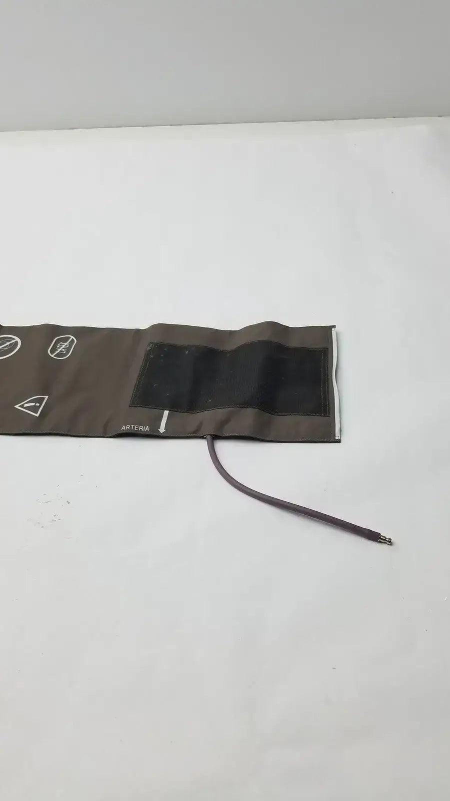 Philips Comfort Care Blood Pressure Cuff M1575A 34 to 43cm Blood Pressure Cuff, second-hand product photo 3