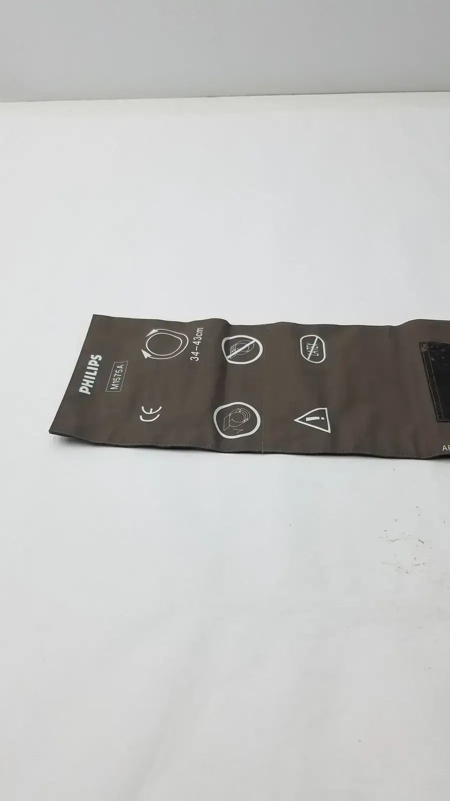 Philips Comfort Care Blood Pressure Cuff M1575A 34 to 43cm Blood Pressure Cuff, second-hand product photo 2