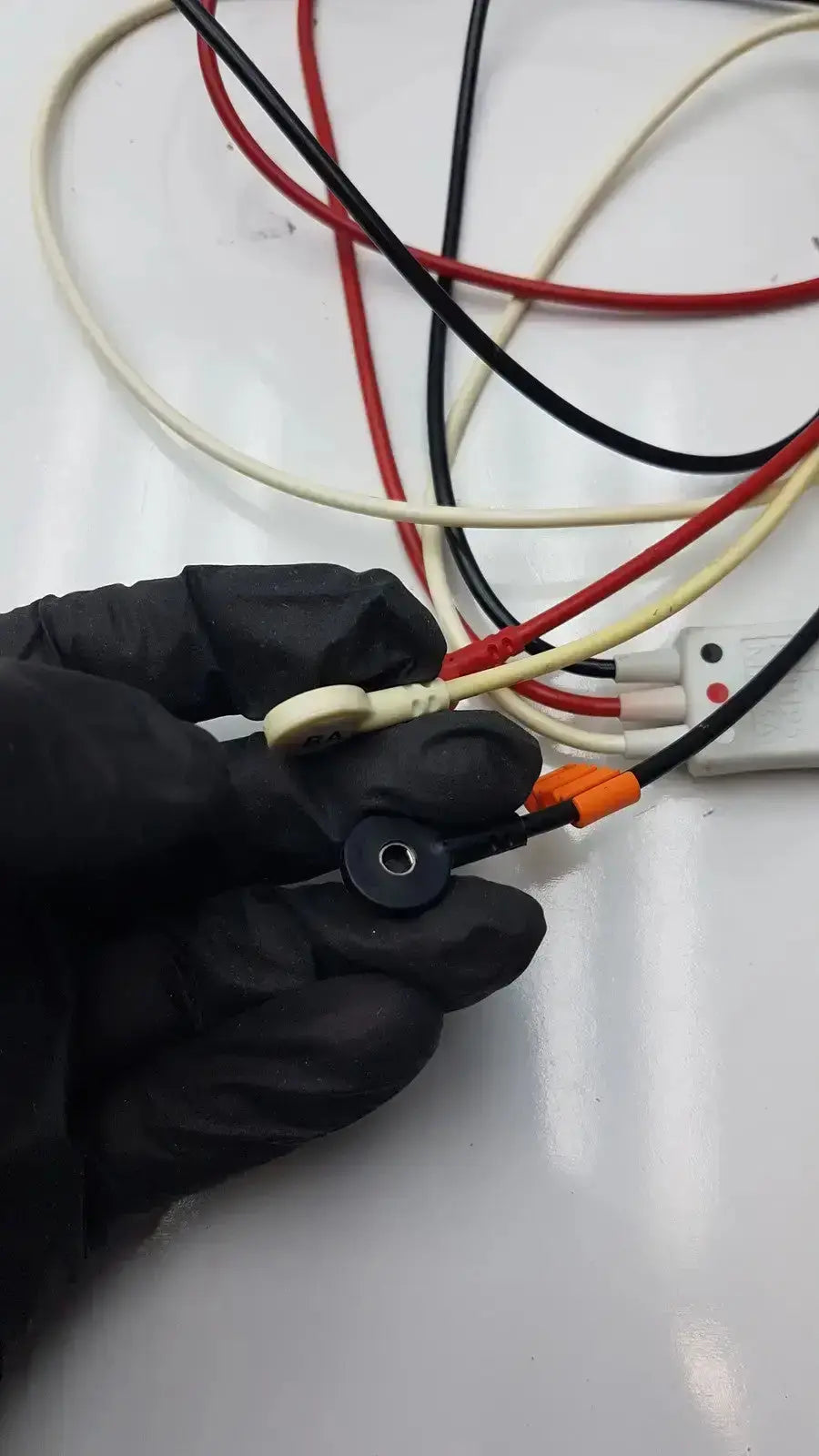 Philips - M1673A Cbl 3 Leadset Snap AAMI ICU leadset With Trunk Cable ECG Leadwire Set, as-is (for parts) product photo 5
