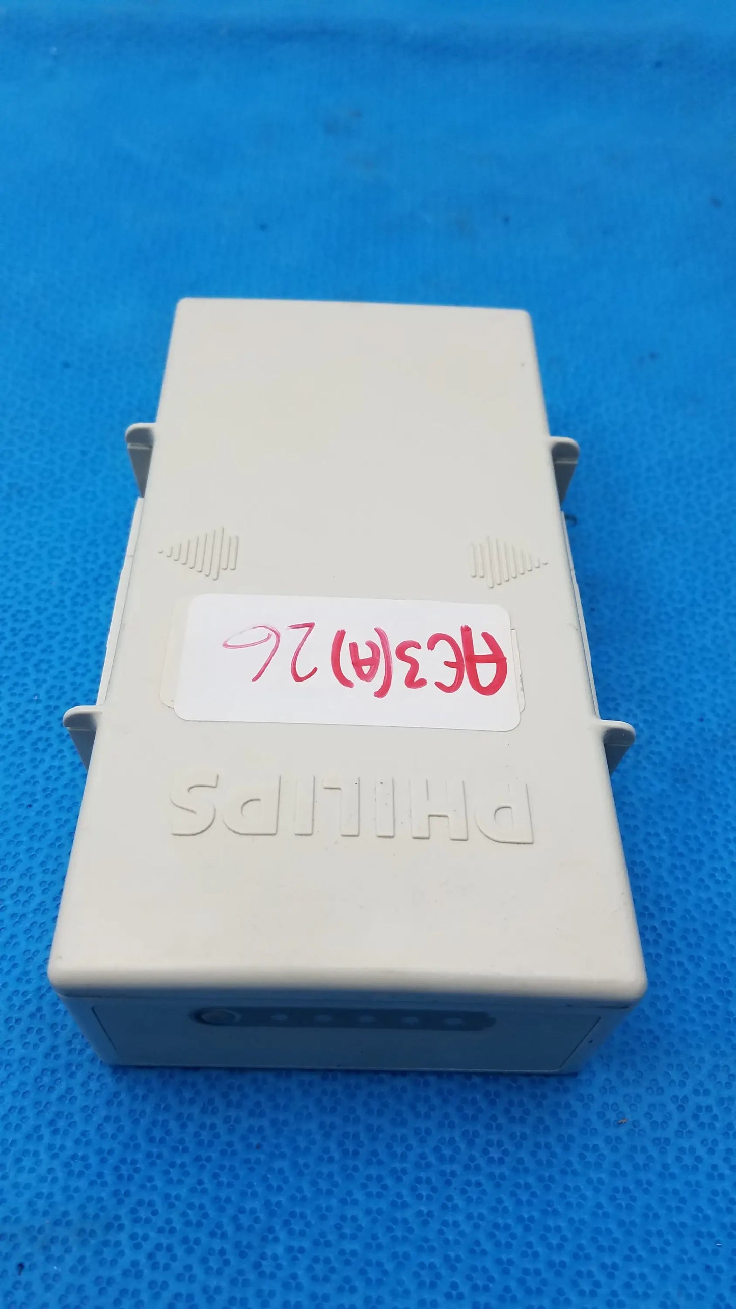 Philips M3538A HeartStart MRx Lithium Ion Rechargeable Battery Lithium Ion Rechargeable Battery, as-is (for parts) product photo 8