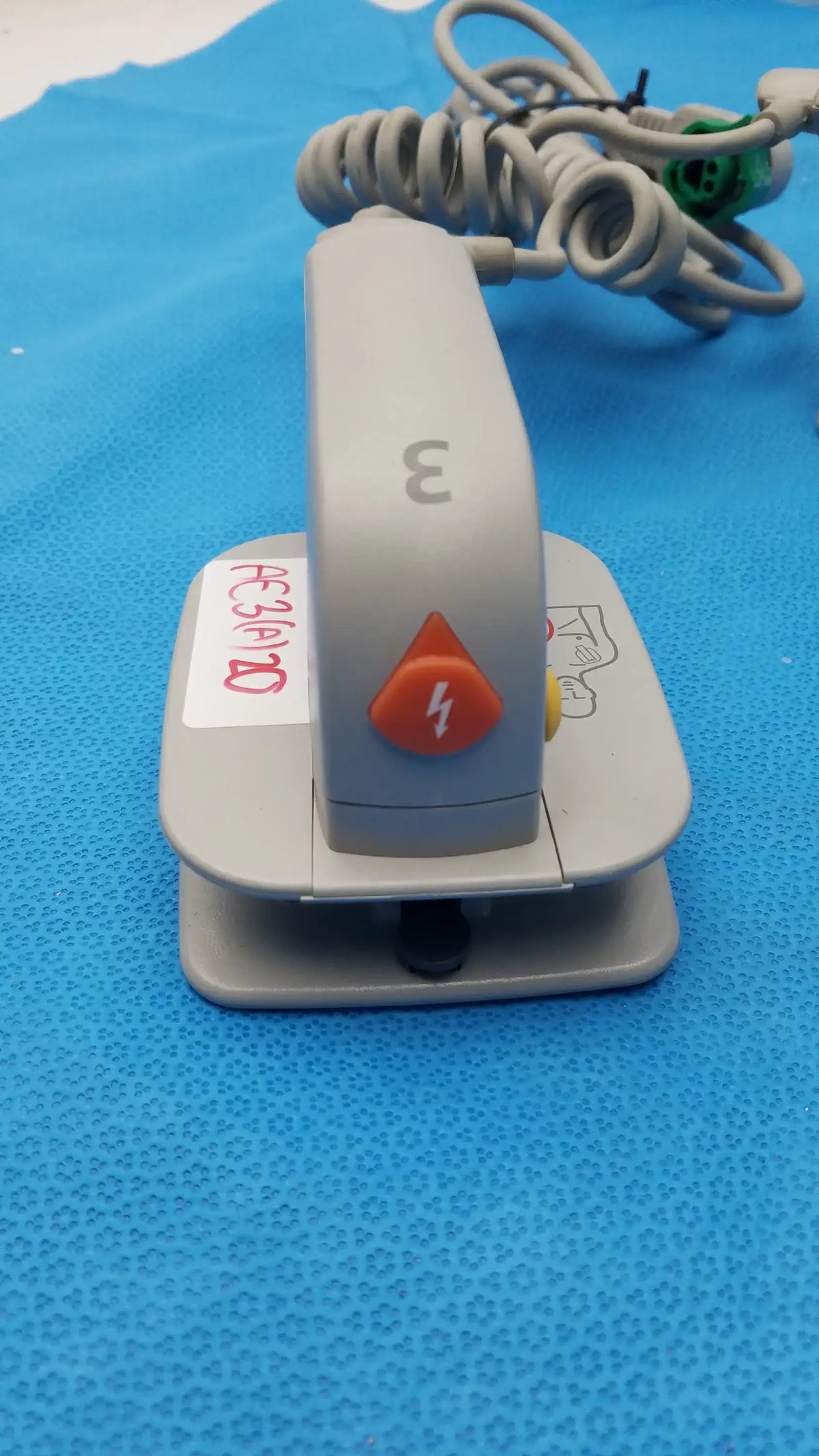 Philips M3543A Water Resistant External Hard Paddles External Hard Paddles, as-is (for parts) product photo 3