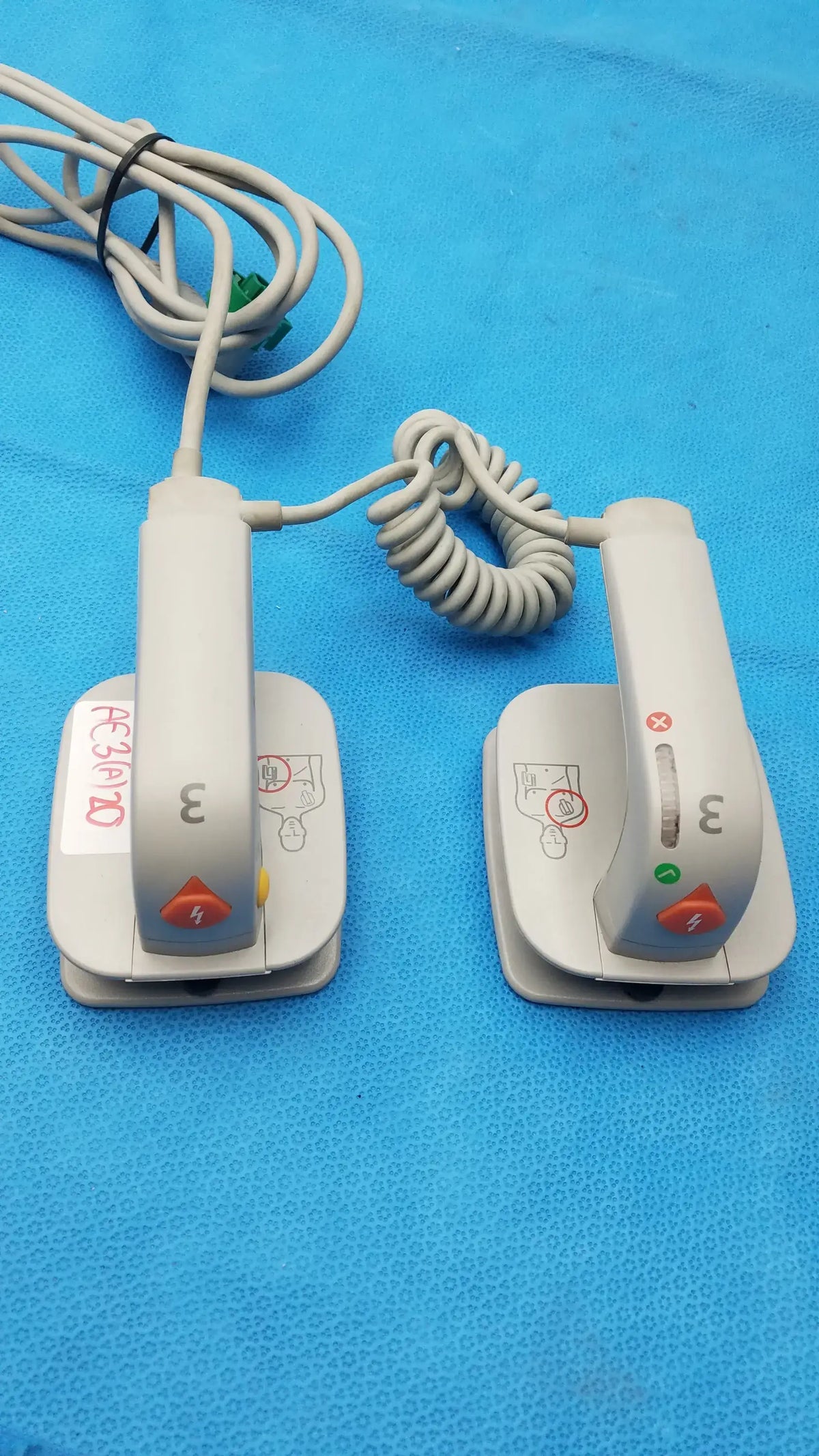 Philips M3543A Water Resistant External Hard Paddles External Hard Paddles, as-is (for parts) product photo 12