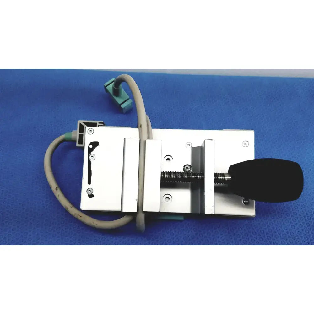 Philips M8040-60101 Universal Clamp Kit with Attache M3081-61626 Cable Mounting Clamp Kit, second-hand product photo 1
