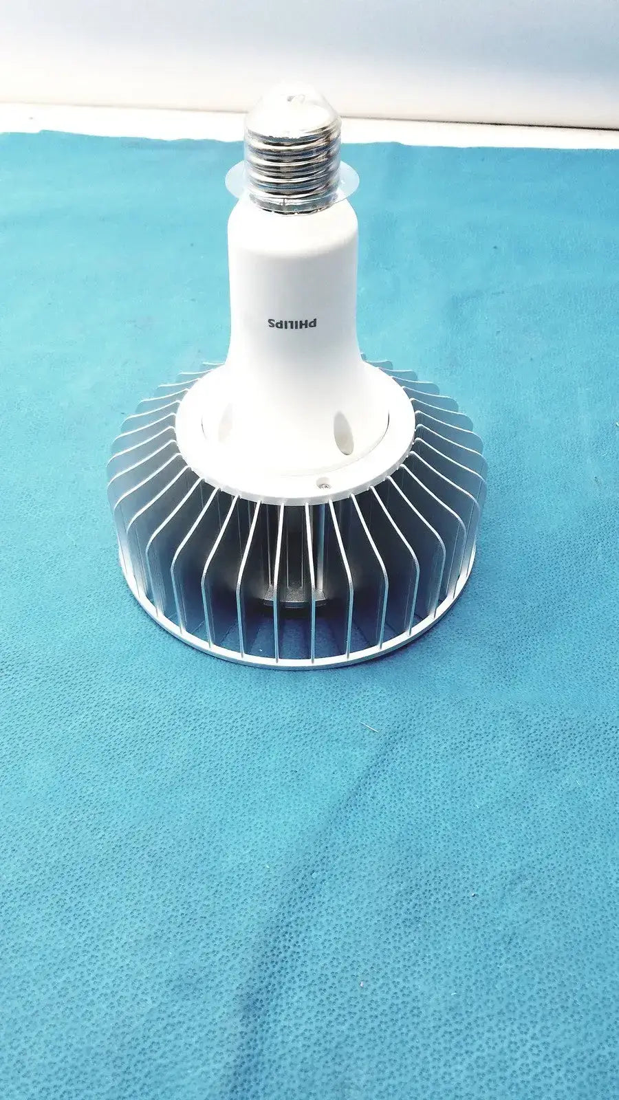 Philips TrueForce LED High-Bay Retrofit Lamp 150W LED Retrofit Lamp, second-hand product photo 10