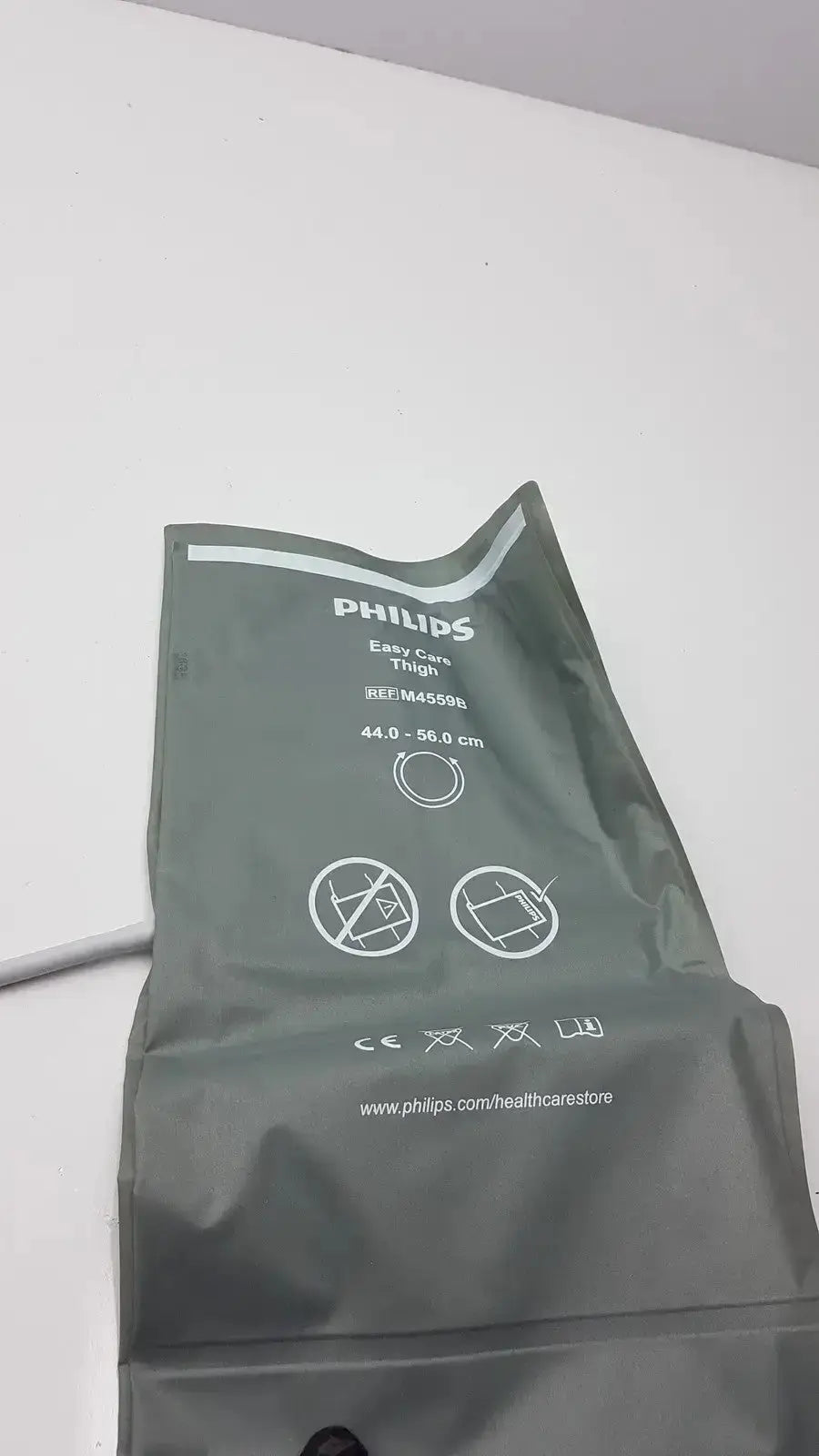 Critikon Phillips M4559B Easy Care Adult Thigh NIBP Blood Pressure Cuff Blood Pressure Cuff, second-hand product photo 2