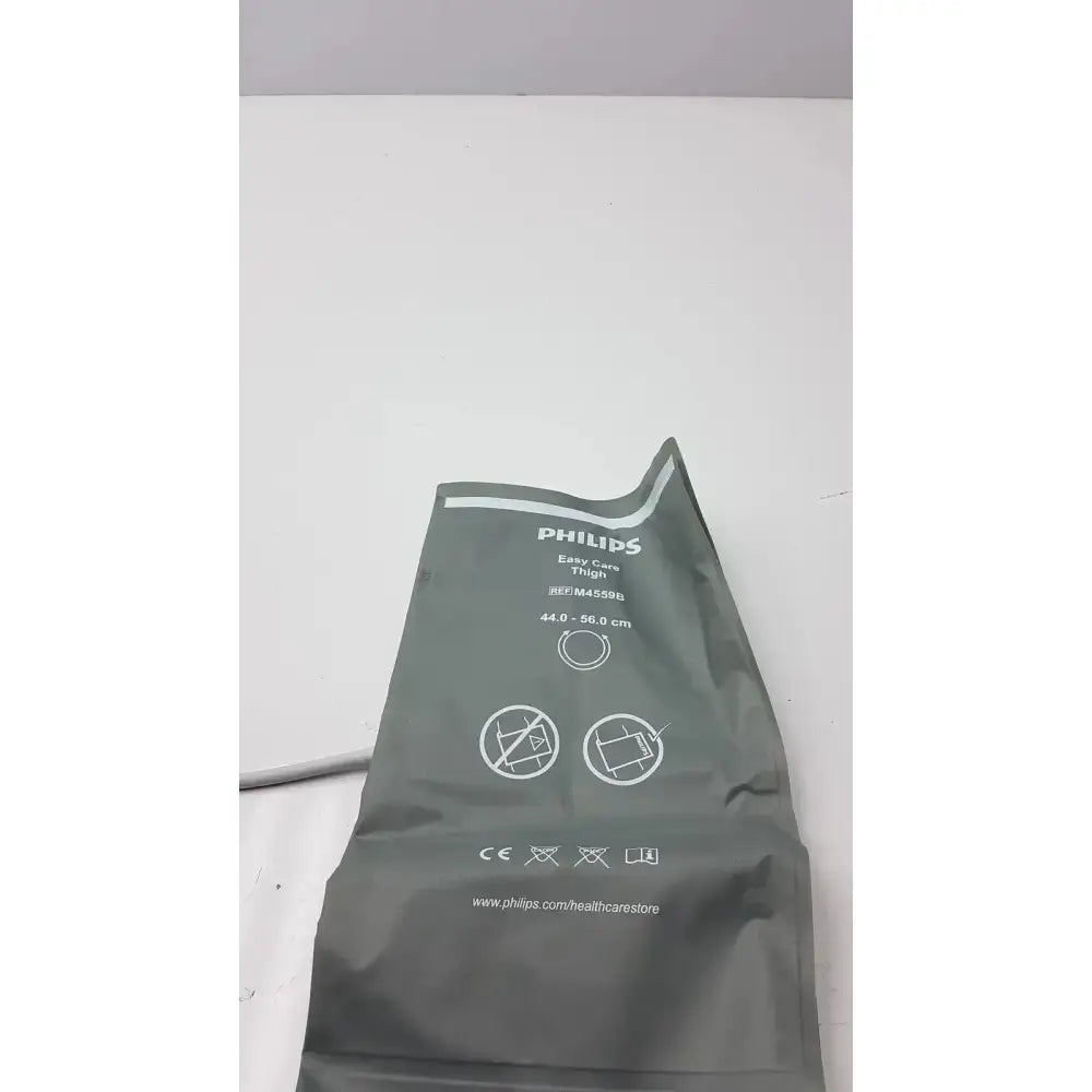 Critikon Phillips M4559B Easy Care Adult Thigh NIBP Blood Pressure Cuff Blood Pressure Cuff, second-hand product photo 1